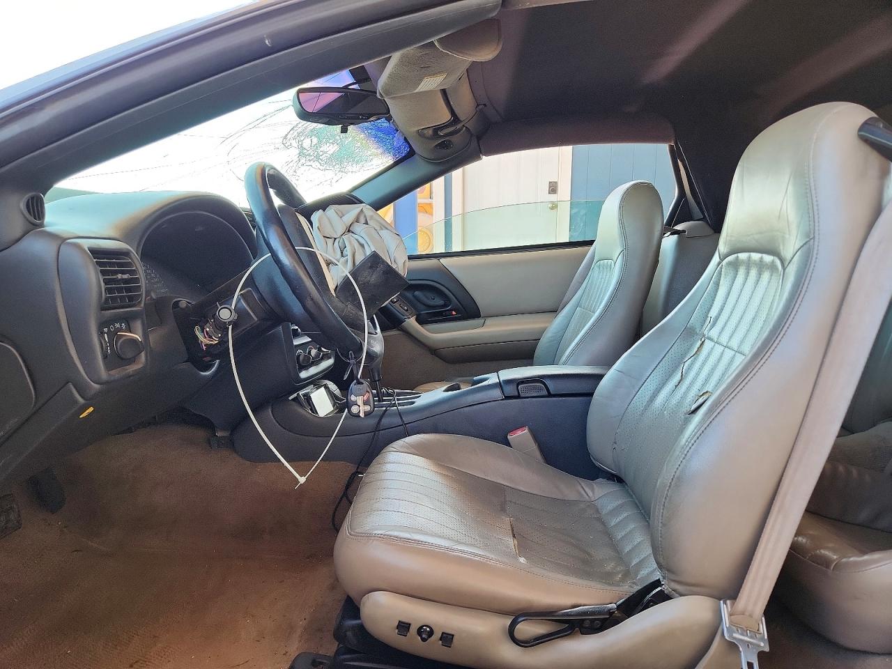 1998 Chevrolet Camaro Z28 White vin: 2G1FP32G7W2151449