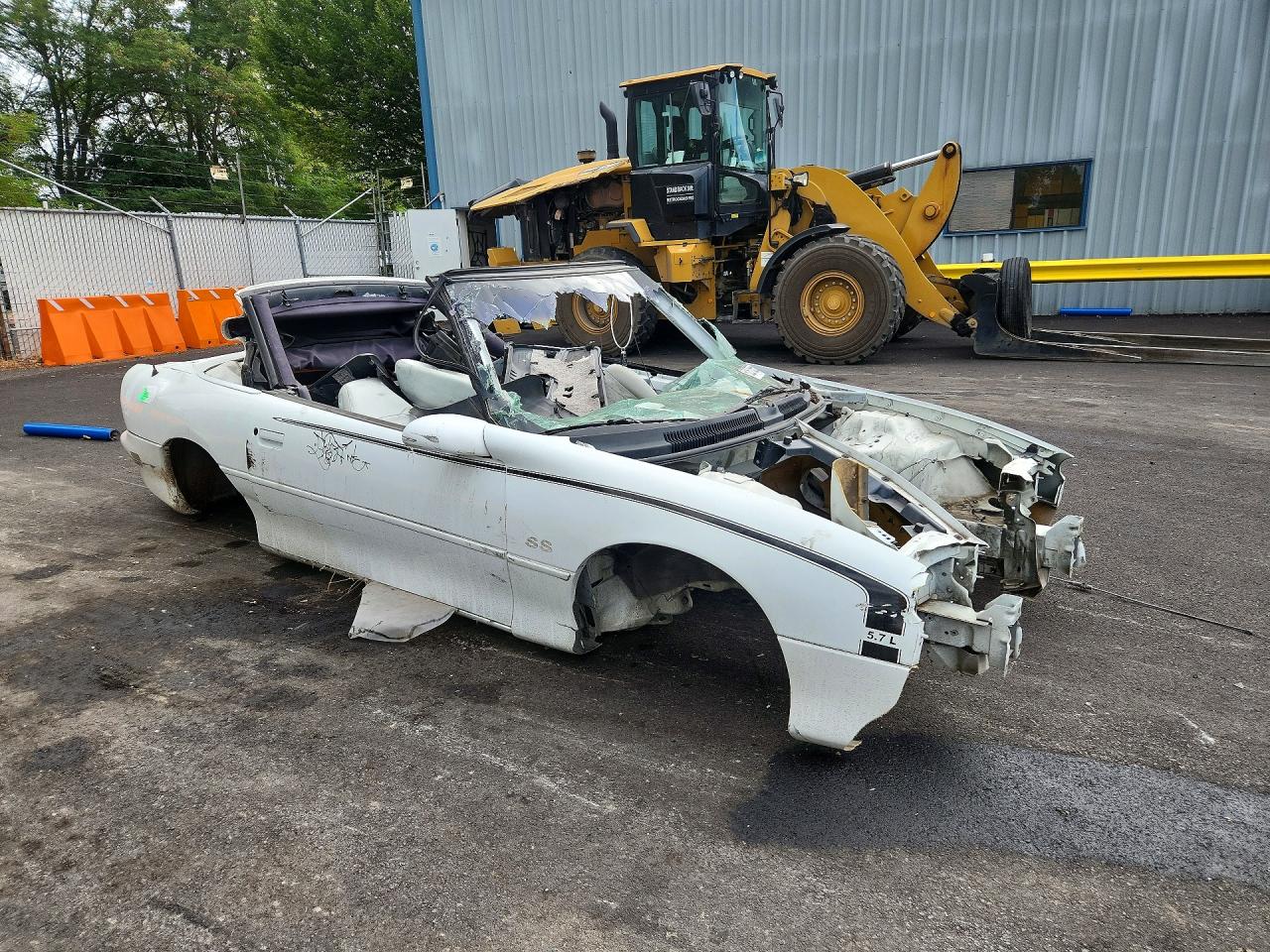 1998 Chevrolet Camaro Z28 White vin: 2G1FP32GXW2149484