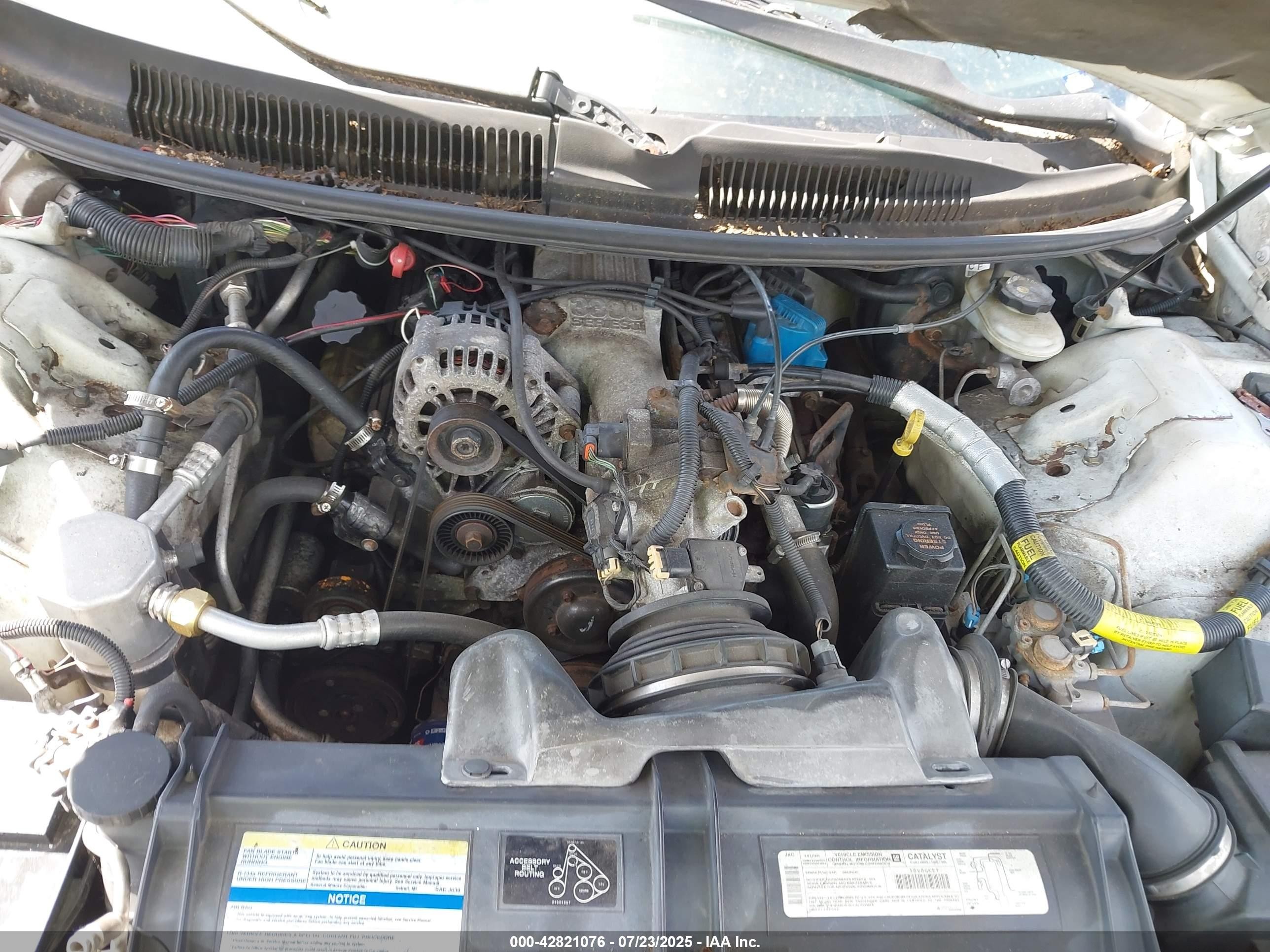 1997 Chevrolet Camaro   White vin: 2G1FP32K2V2148588