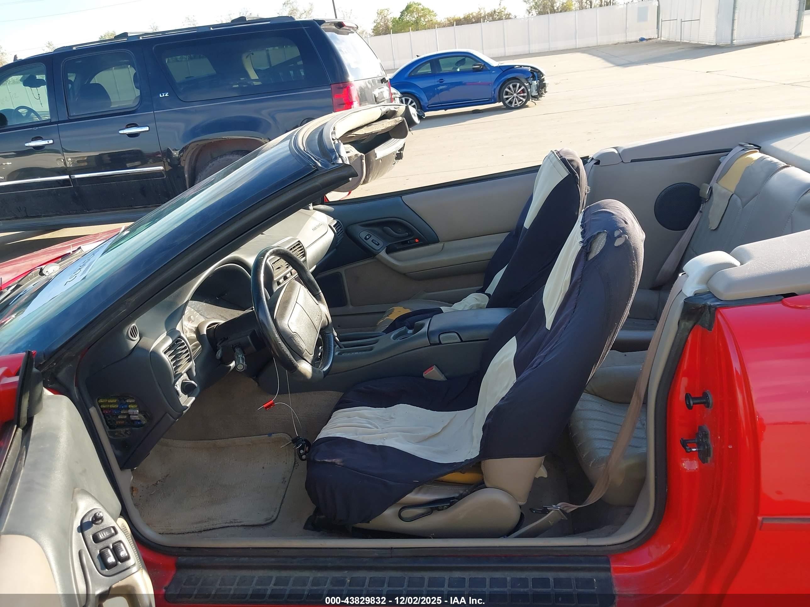 1999 Chevrolet Camaro   Red vin: 2G1FP32K2X2123872