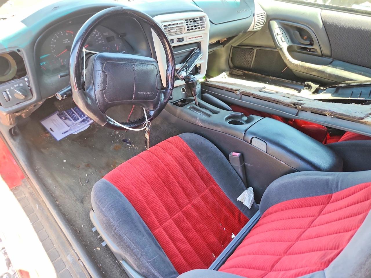1997 Chevrolet Camaro Base Red vin: 2G1FP32K4V2112160