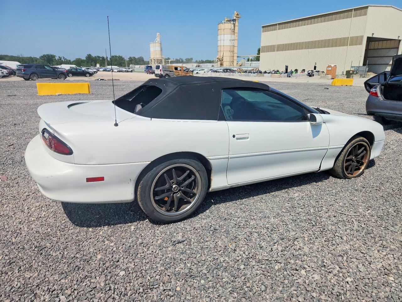 2001 Chevrolet Camaro White vin: 2G1FP32K812125309