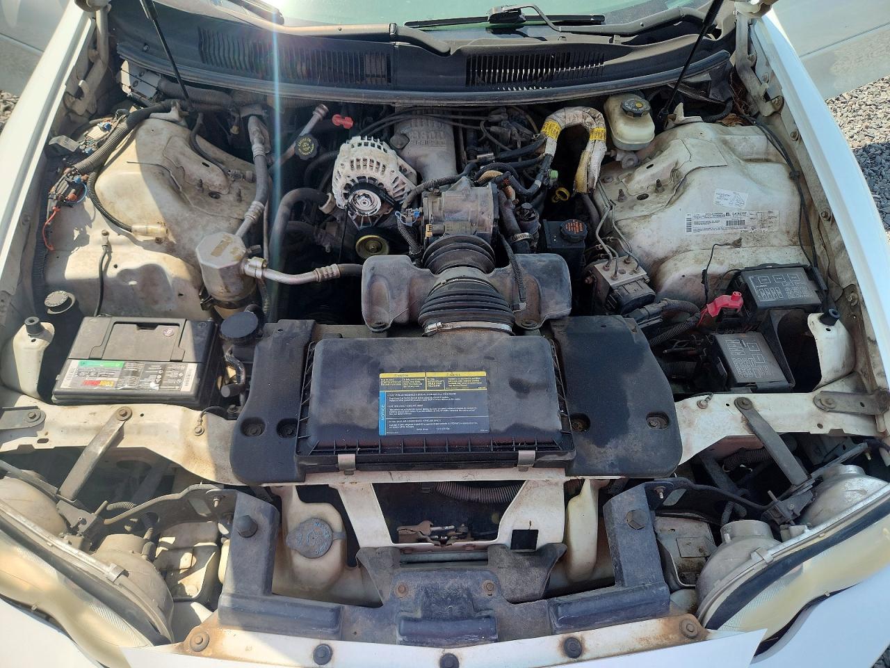 2001 Chevrolet Camaro White vin: 2G1FP32K812125309