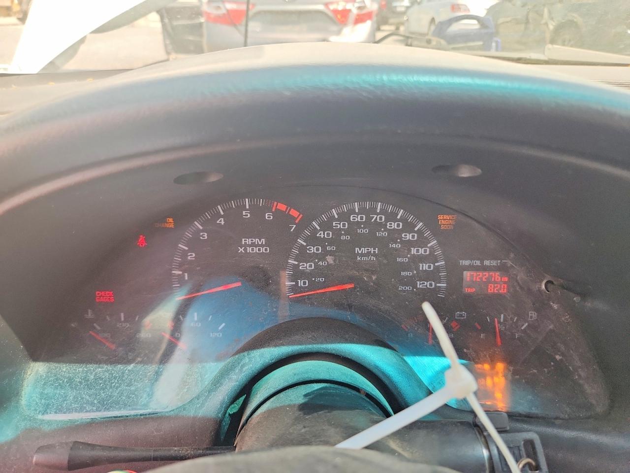 2001 Chevrolet Camaro White vin: 2G1FP32K812125309