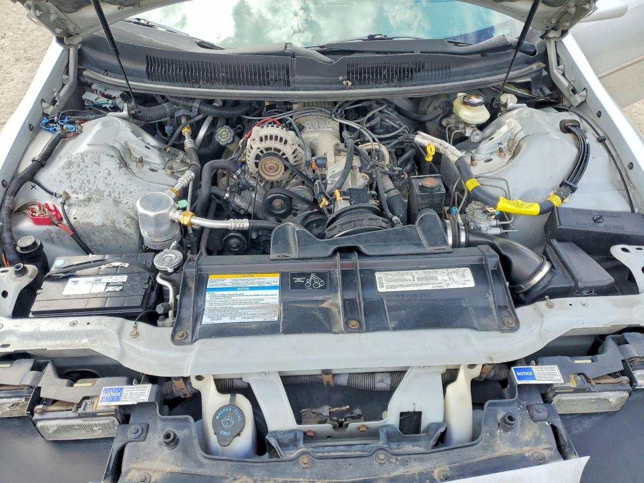 1996 Chevrolet Camaro Base Серебряный vin: 2G1FP32K8T2134806