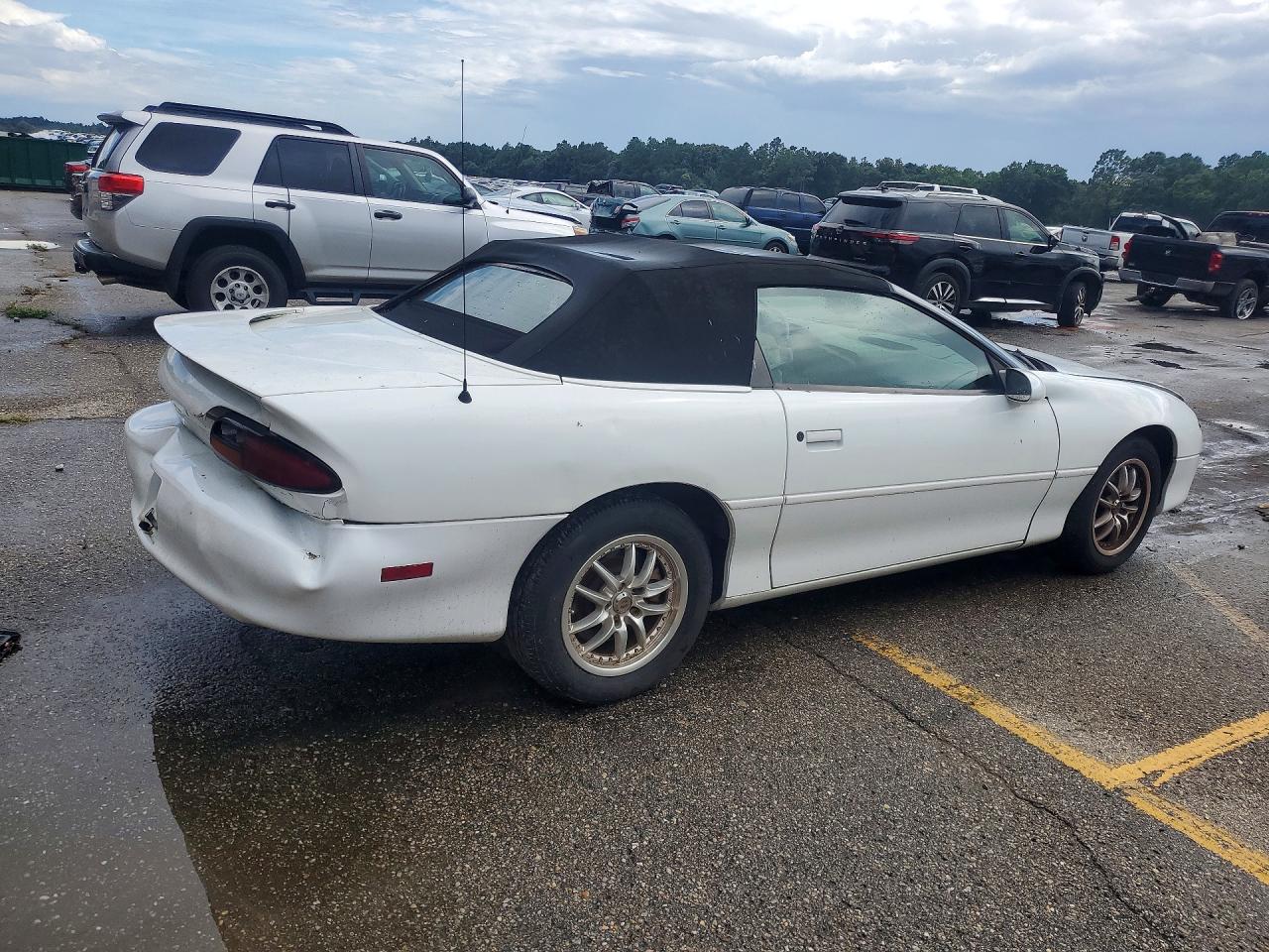 2001 Chevrolet Camaro White vin: 2G1FP32K912122516