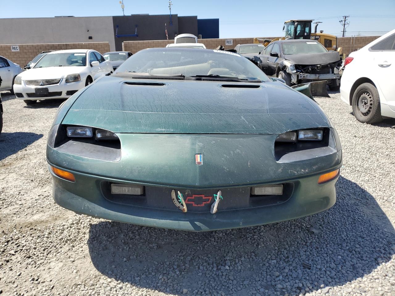 1997 Chevrolet Camaro Base Green vin: 2G1FP32K9V2157353