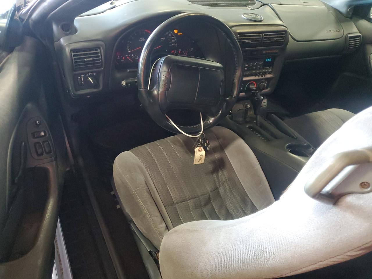 1998 Chevrolet Camaro Серебряный vin: 2G1FP32K9W2145494
