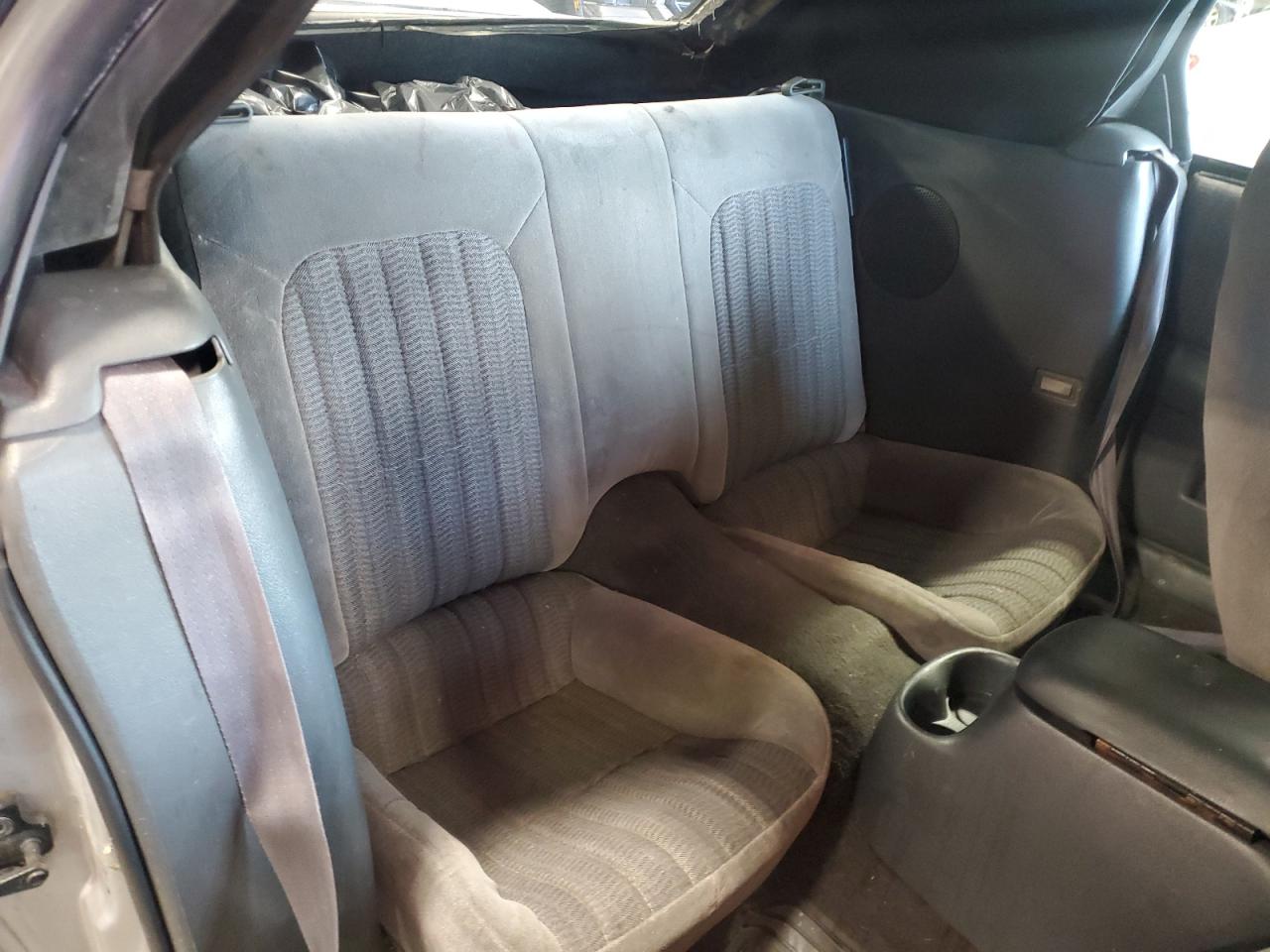 1998 Chevrolet Camaro Серебряный vin: 2G1FP32K9W2145494