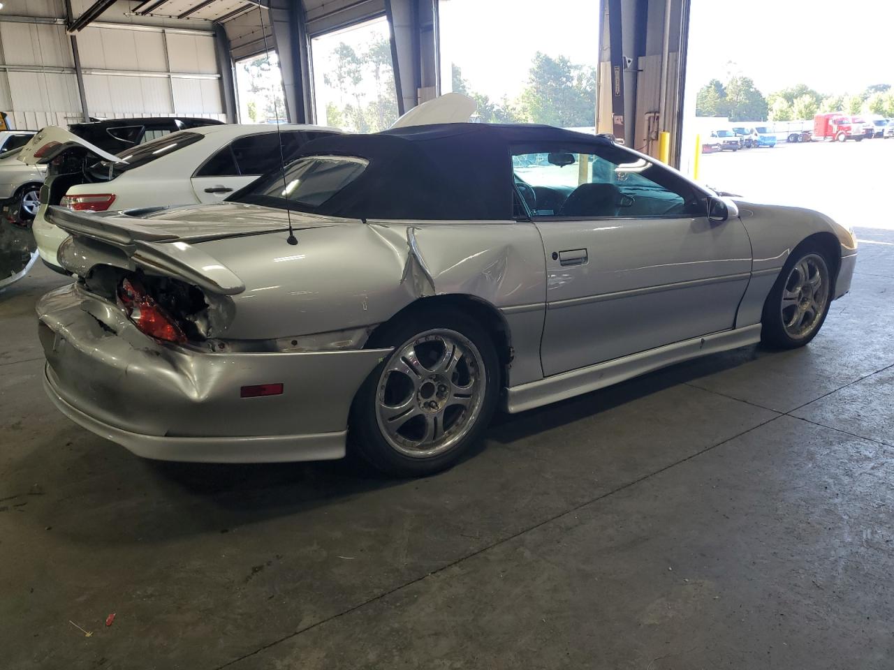 1998 Chevrolet Camaro Серебряный vin: 2G1FP32K9W2145494