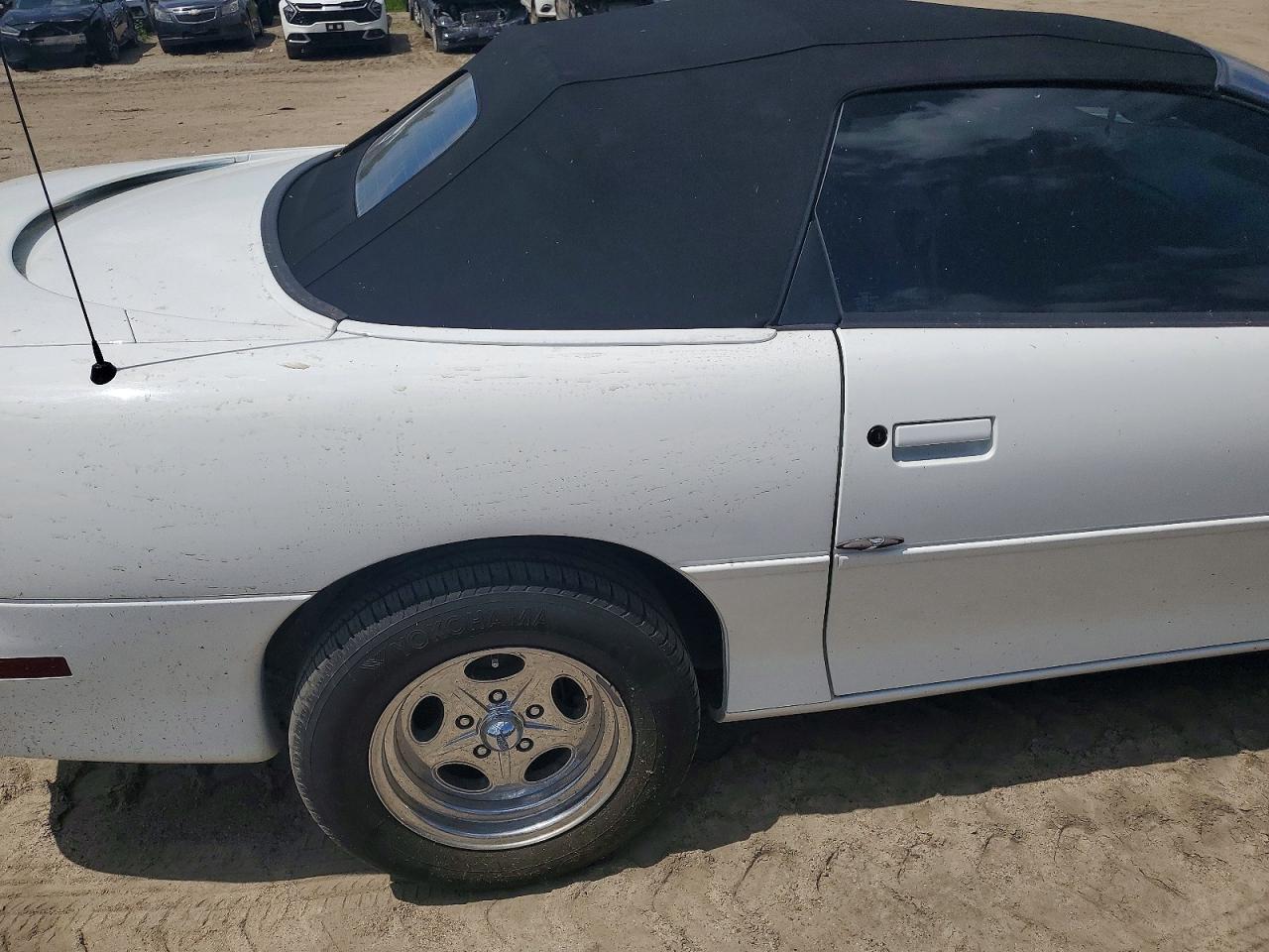 1999 Chevrolet Camaro White vin: 2G1FP32K9X2126316