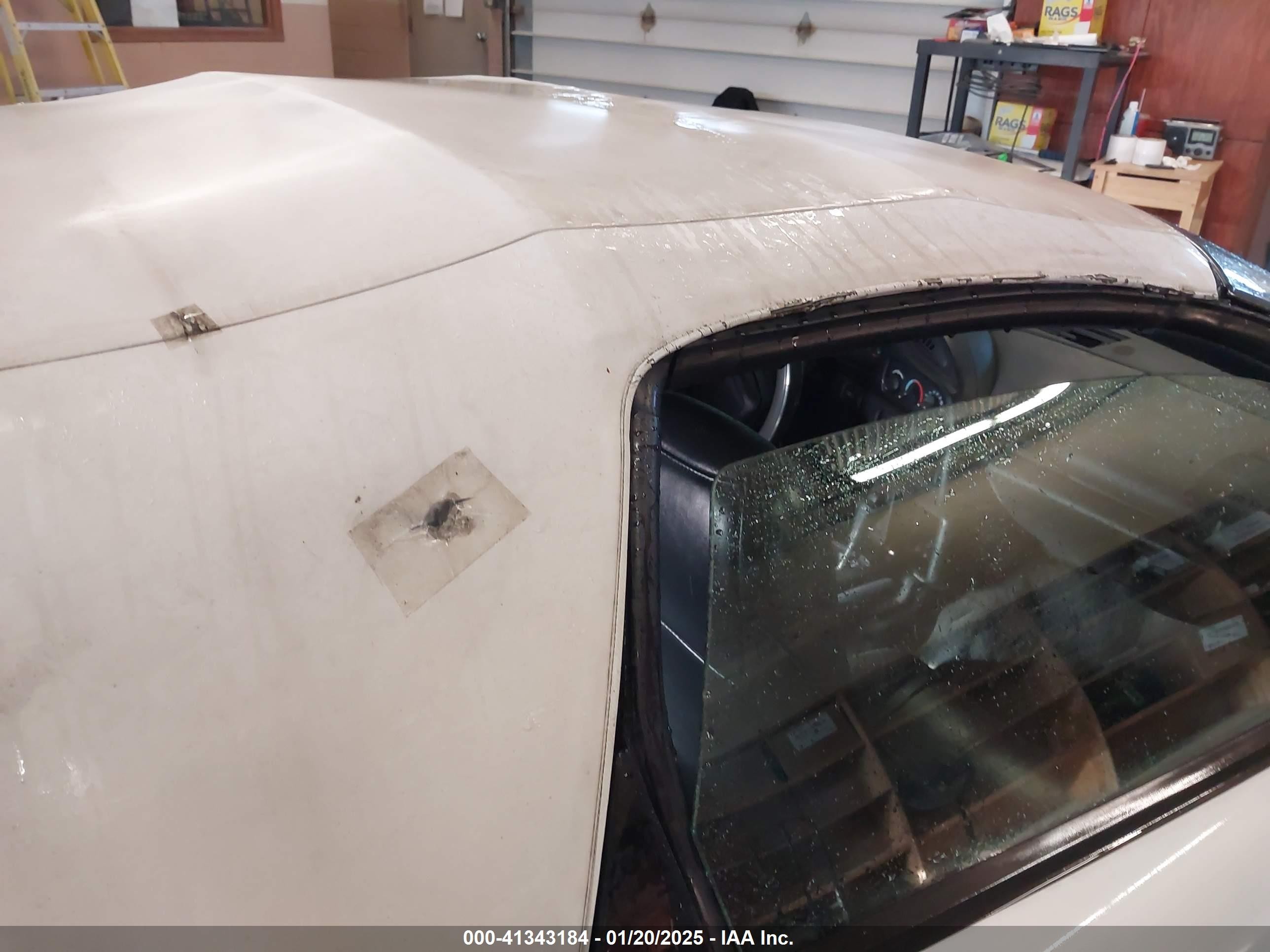 1996 Chevrolet Camaro Z28 White vin: 2G1FP32P0T2151465