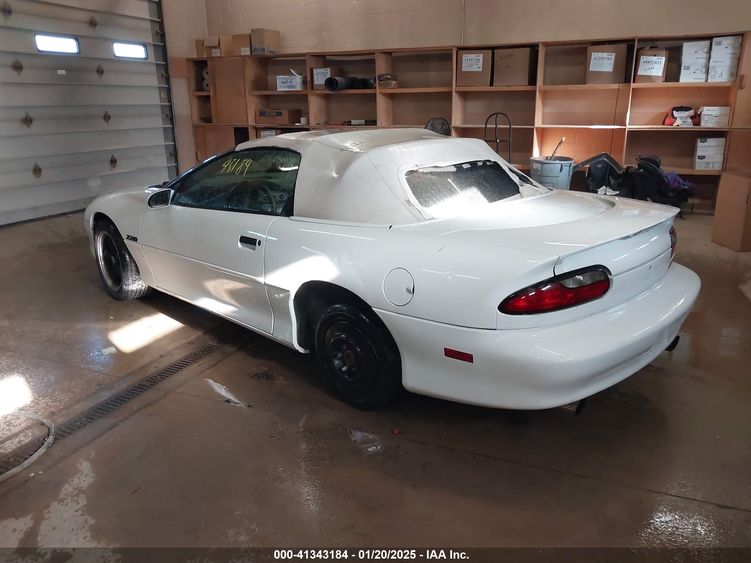 1996 Chevrolet Camaro Z28 White vin: 2G1FP32P0T2151465