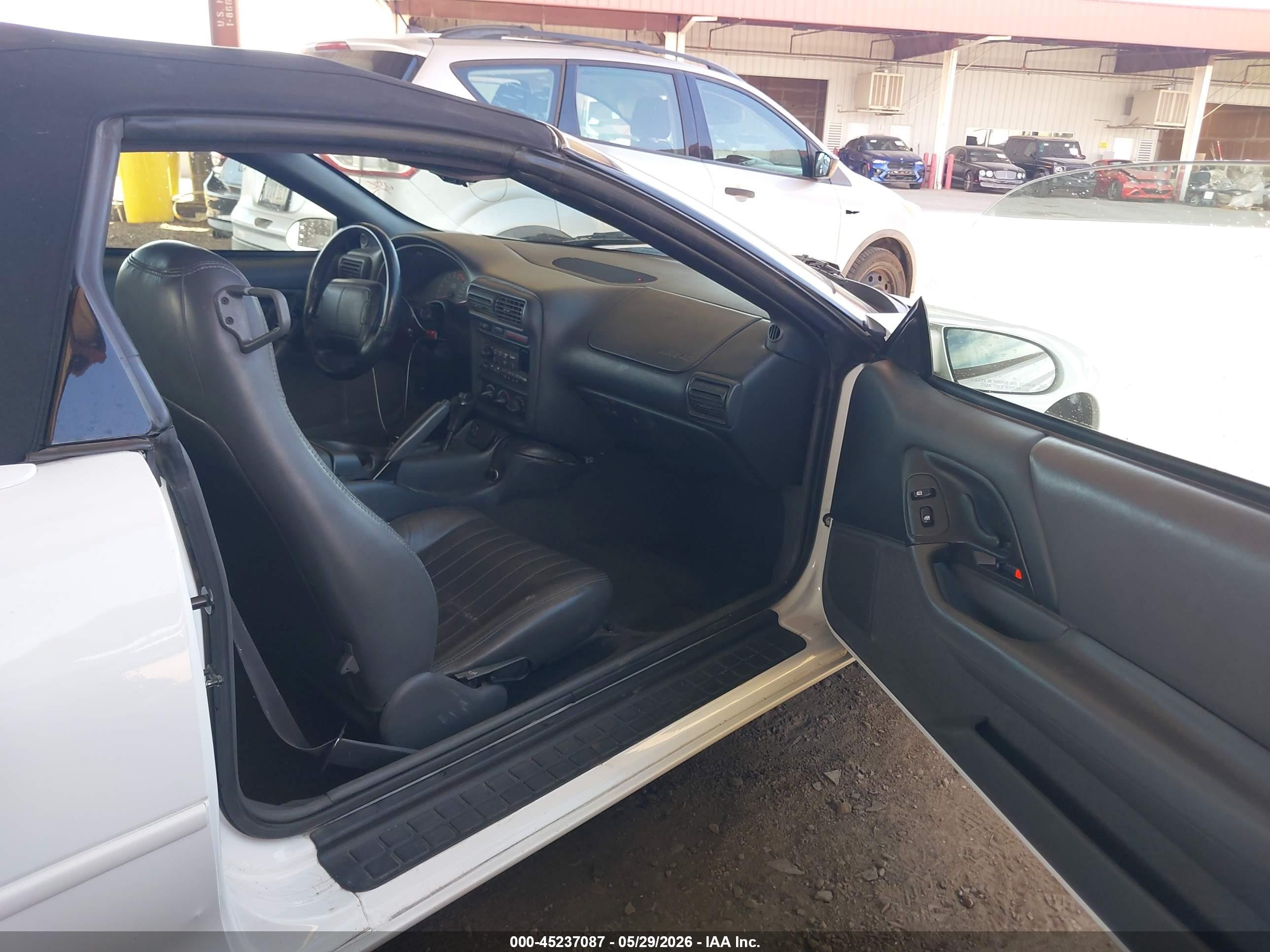 1997 Chevrolet Camaro Z28 White vin: 2G1FP32P4V2115779
