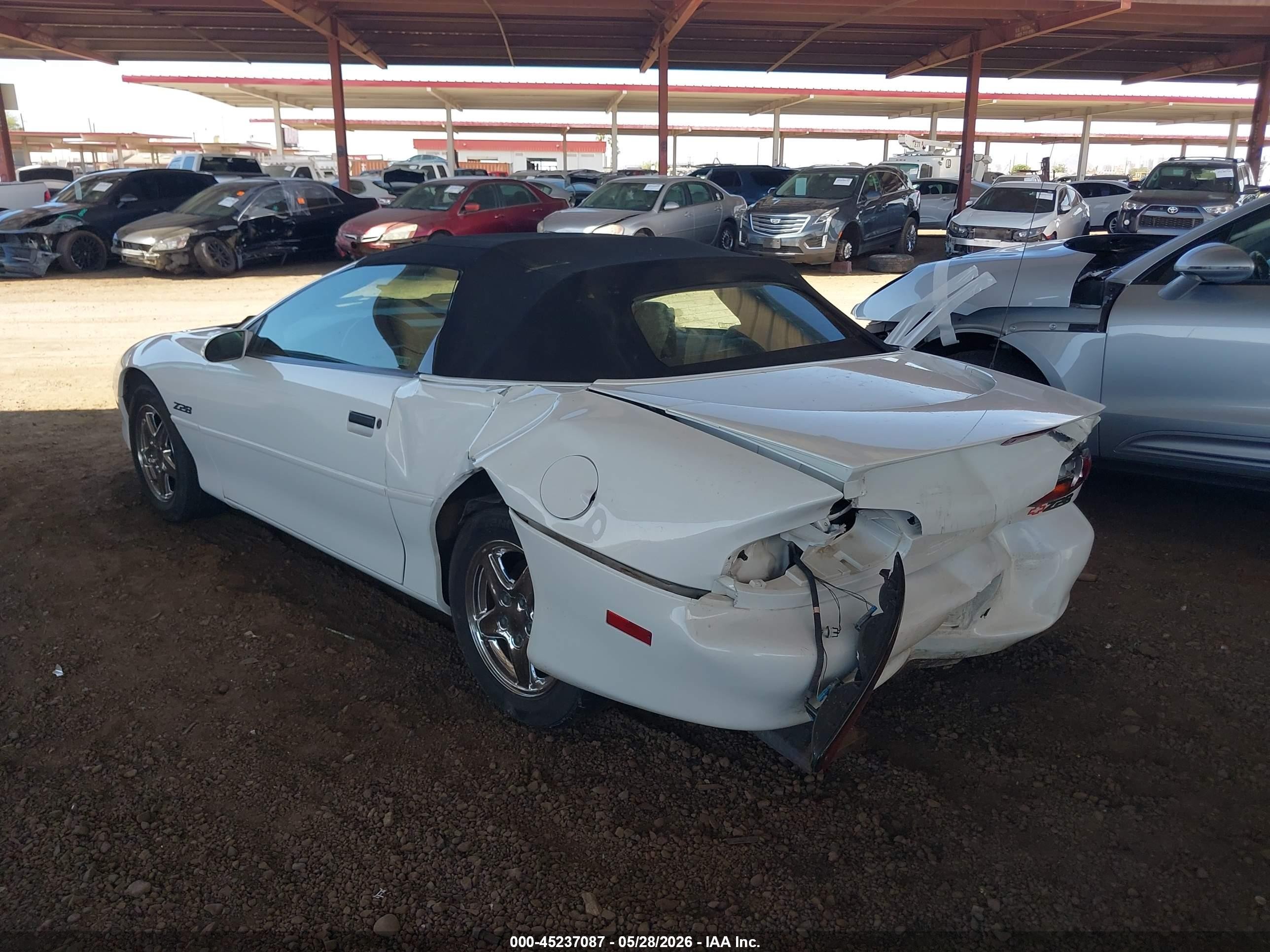 1997 Chevrolet Camaro Z28 White vin: 2G1FP32P4V2115779