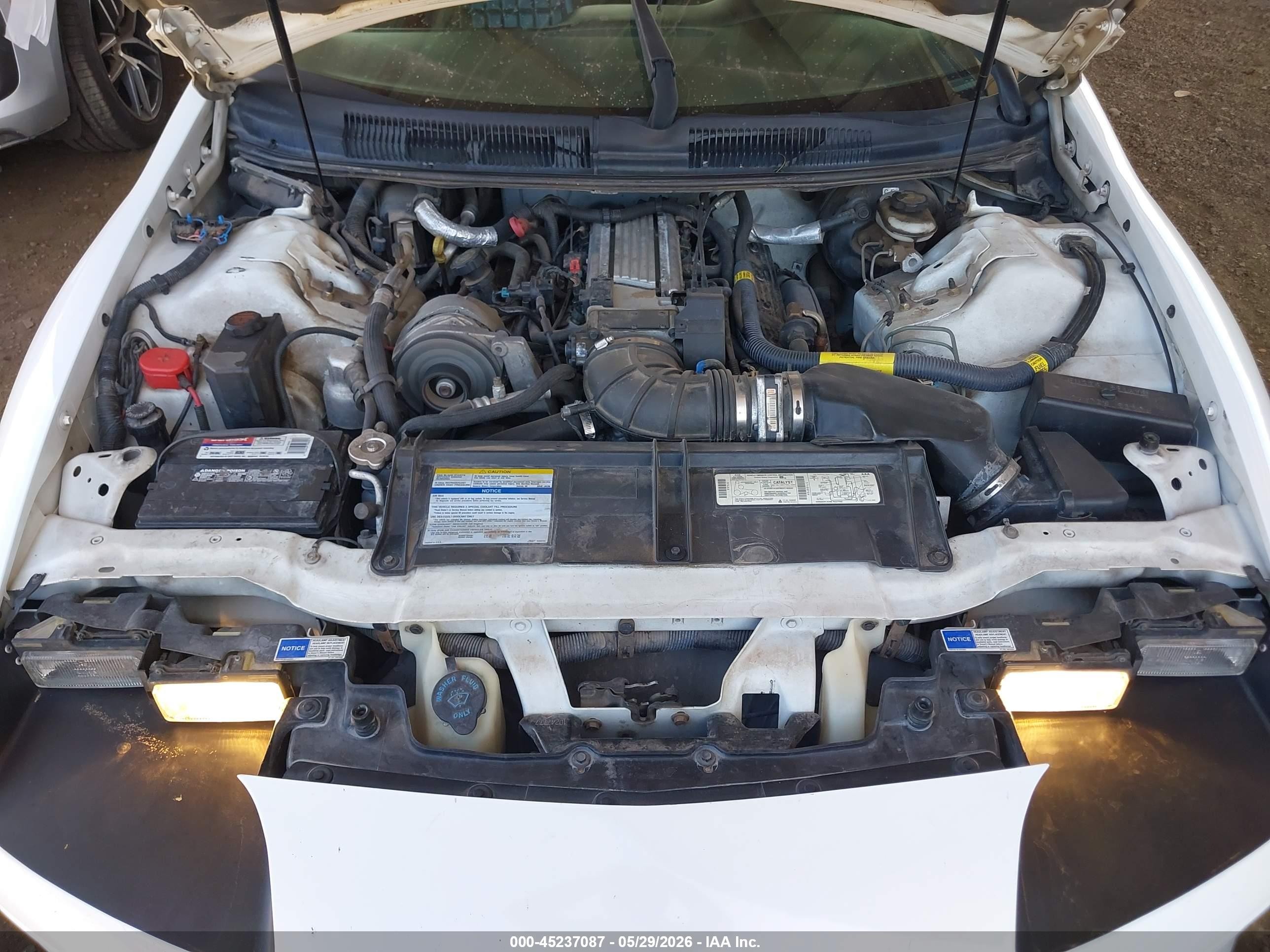 1997 Chevrolet Camaro Z28 White vin: 2G1FP32P4V2115779