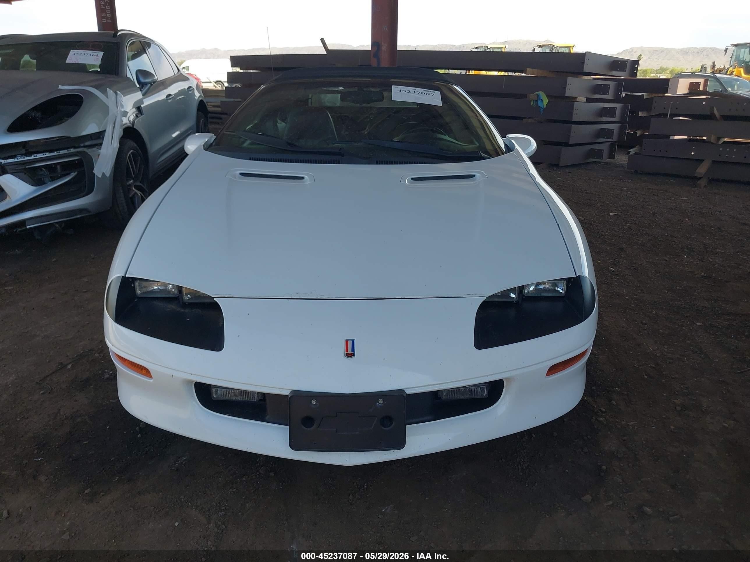 1997 Chevrolet Camaro Z28 White vin: 2G1FP32P4V2115779