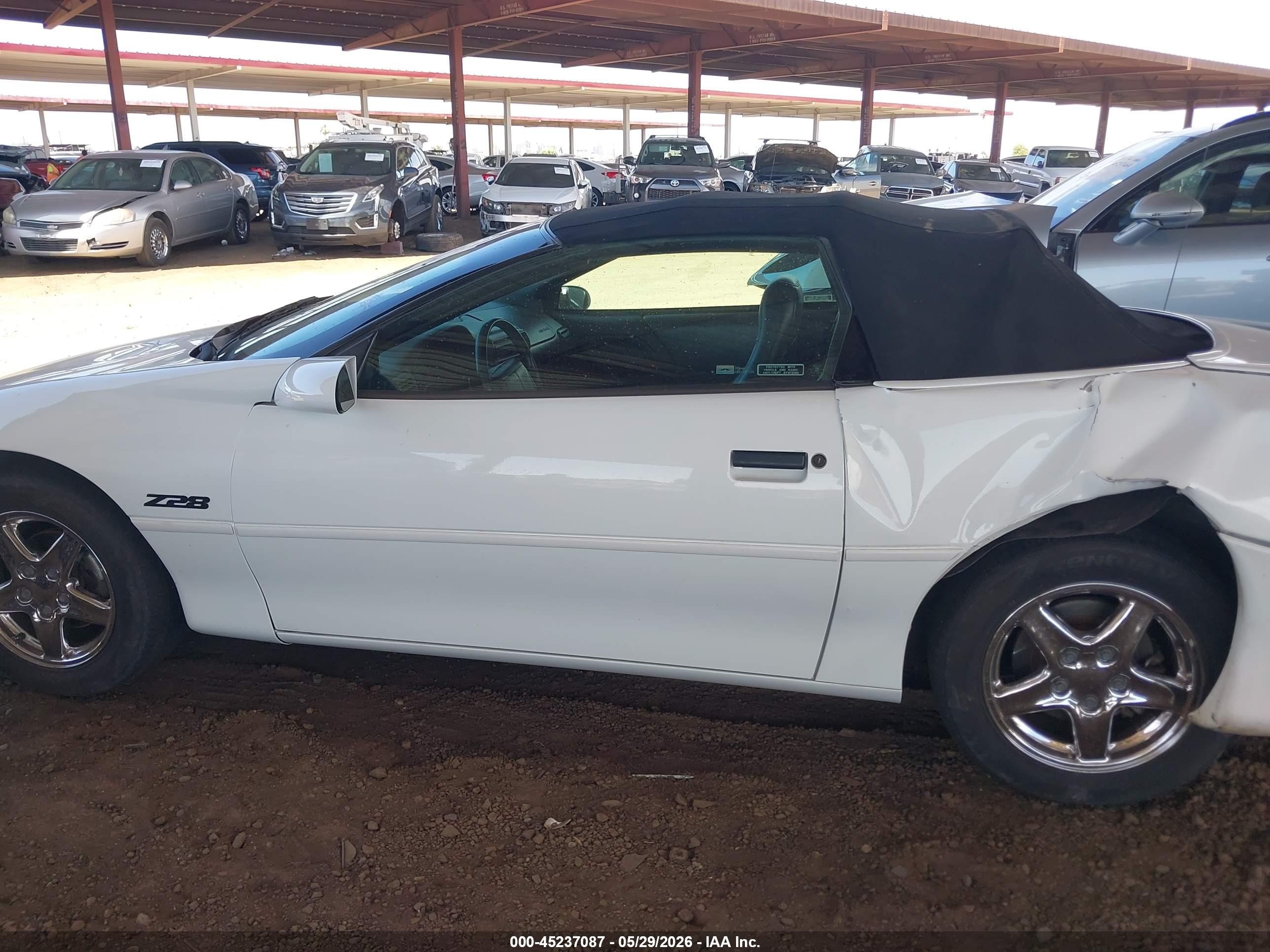 1997 Chevrolet Camaro Z28 White vin: 2G1FP32P4V2115779
