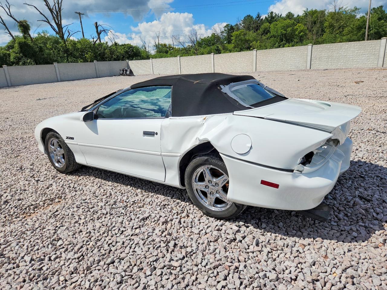 1997 Chevrolet Camaro Z28 Белый vin: 2G1FP32P4V2115779