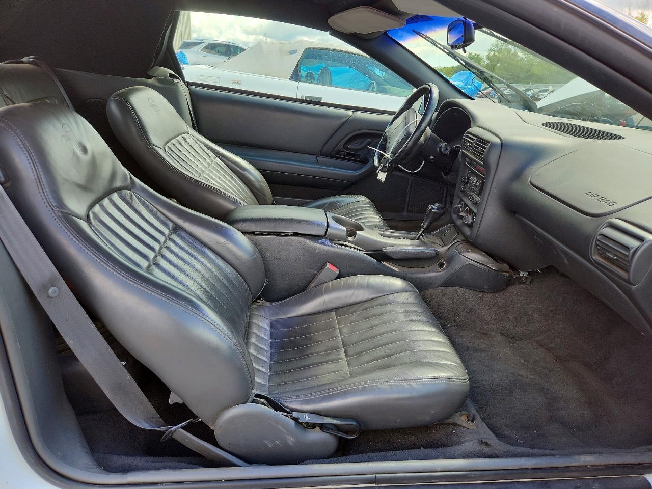 1997 Chevrolet Camaro Z28 Белый vin: 2G1FP32P4V2115779