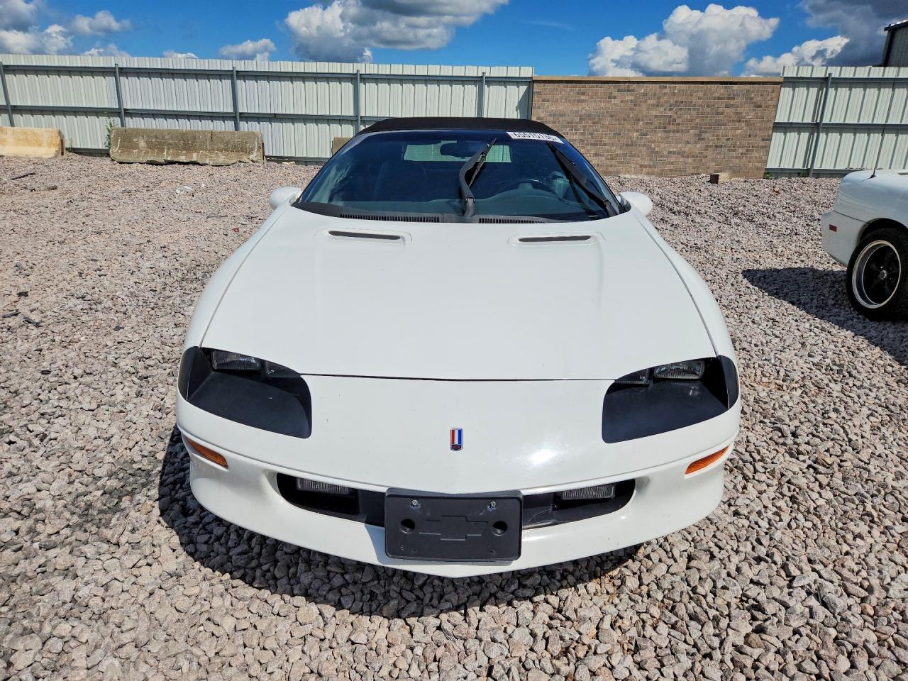 1997 Chevrolet Camaro Z28 Белый vin: 2G1FP32P4V2115779