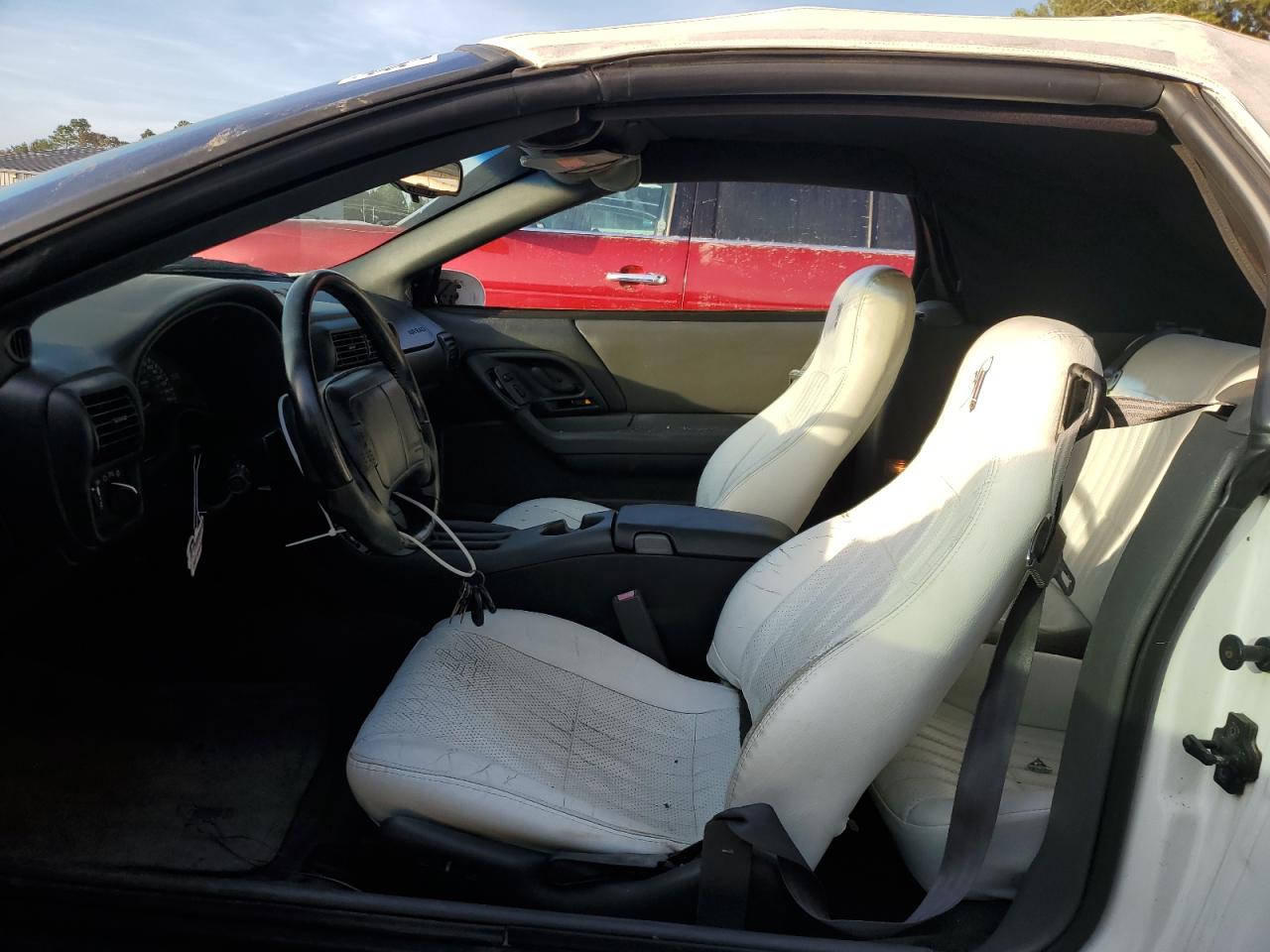 1997 Chevrolet Camaro Z28 Белый vin: 2G1FP32P8V2142628