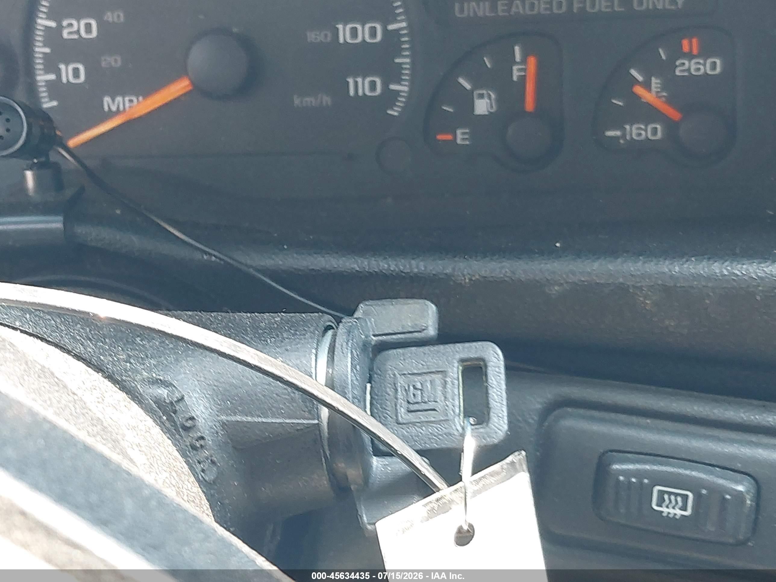 1995 Chevrolet Camaro   Белый vin: 2G1FP32S2S2119930