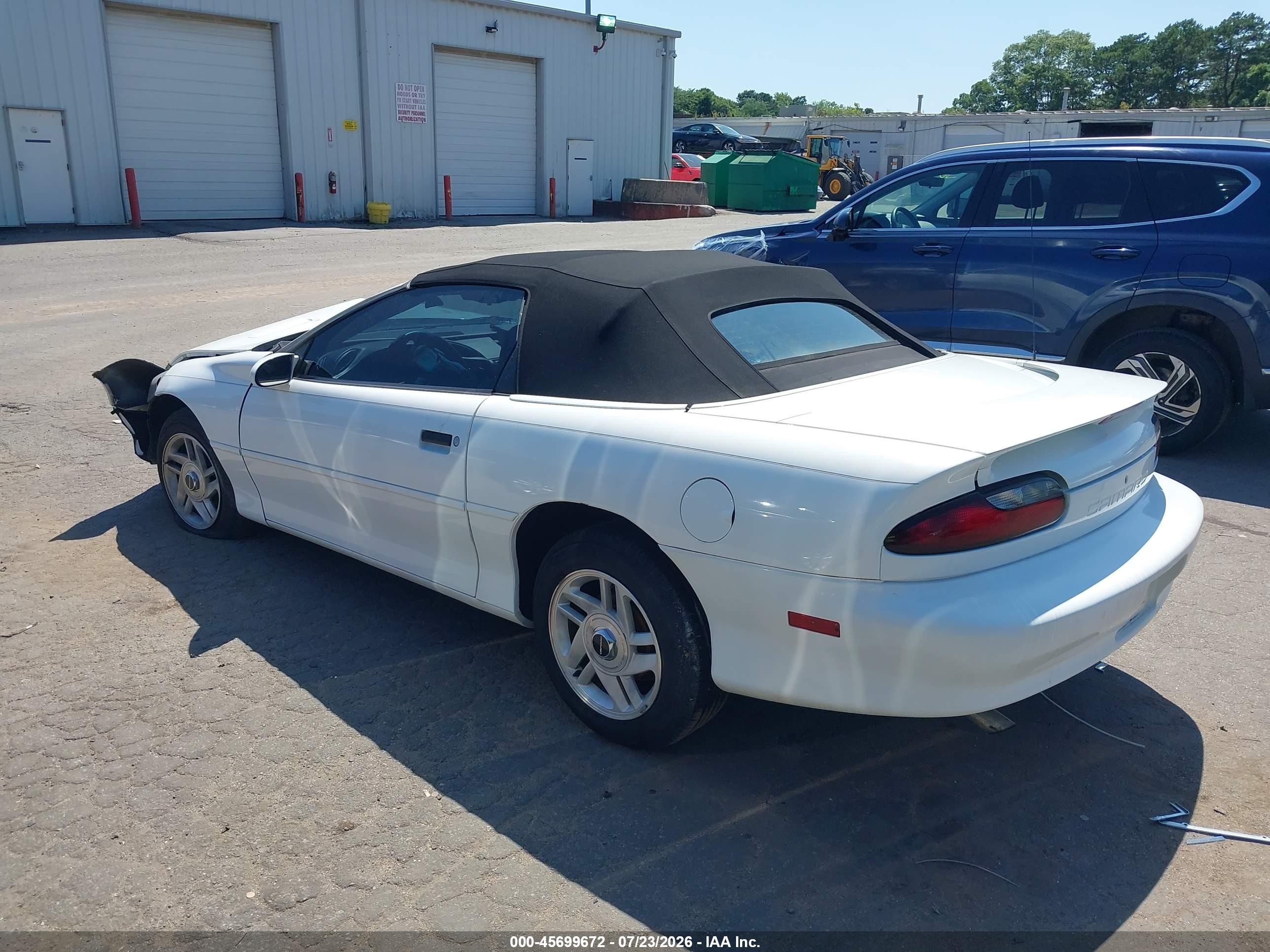 1995 Chevrolet Camaro   White vin: 2G1FP32S7S2213947