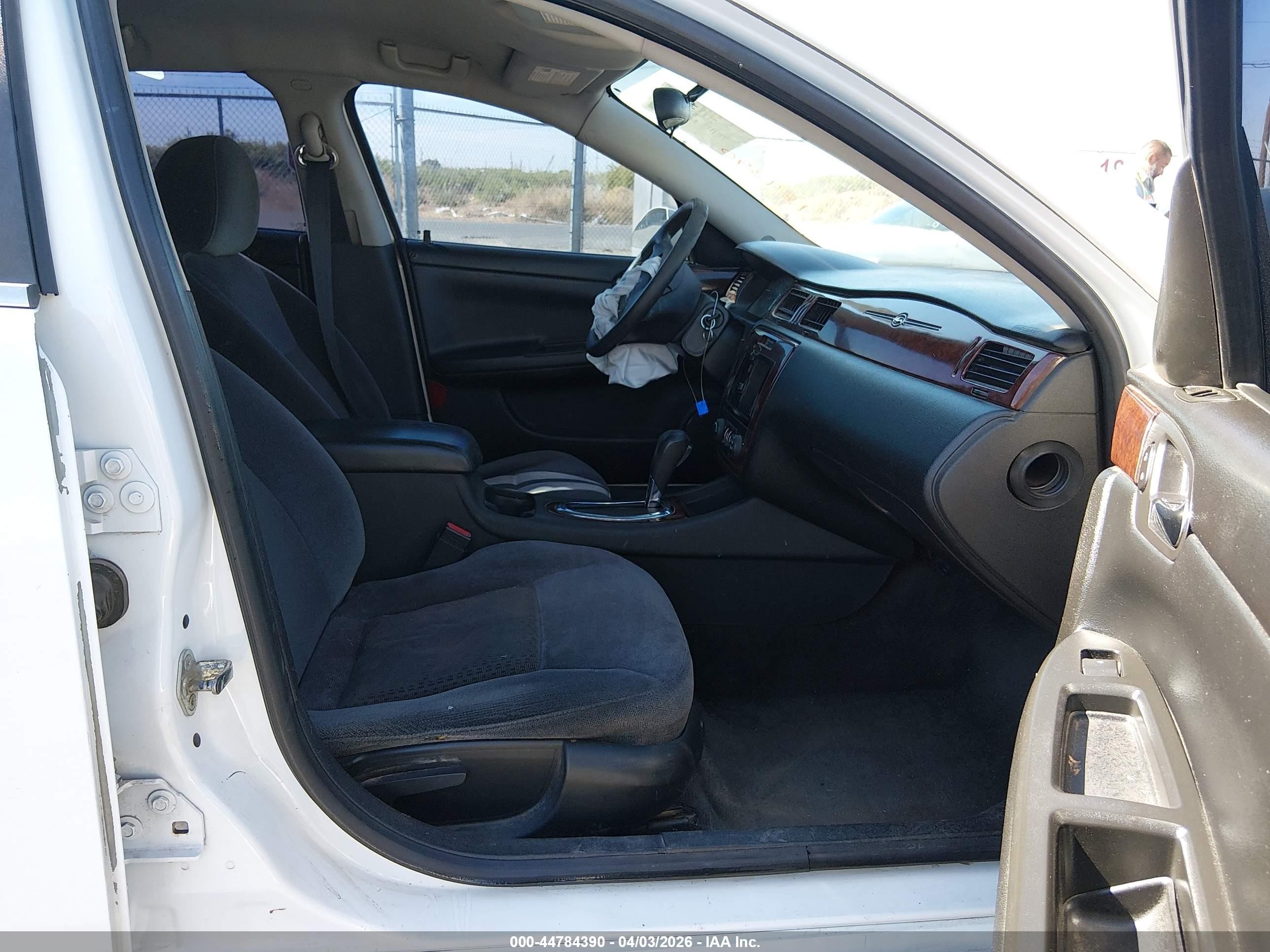 2010 Chevrolet Impala Ls White vin: 2G1WA5EK0A1262131