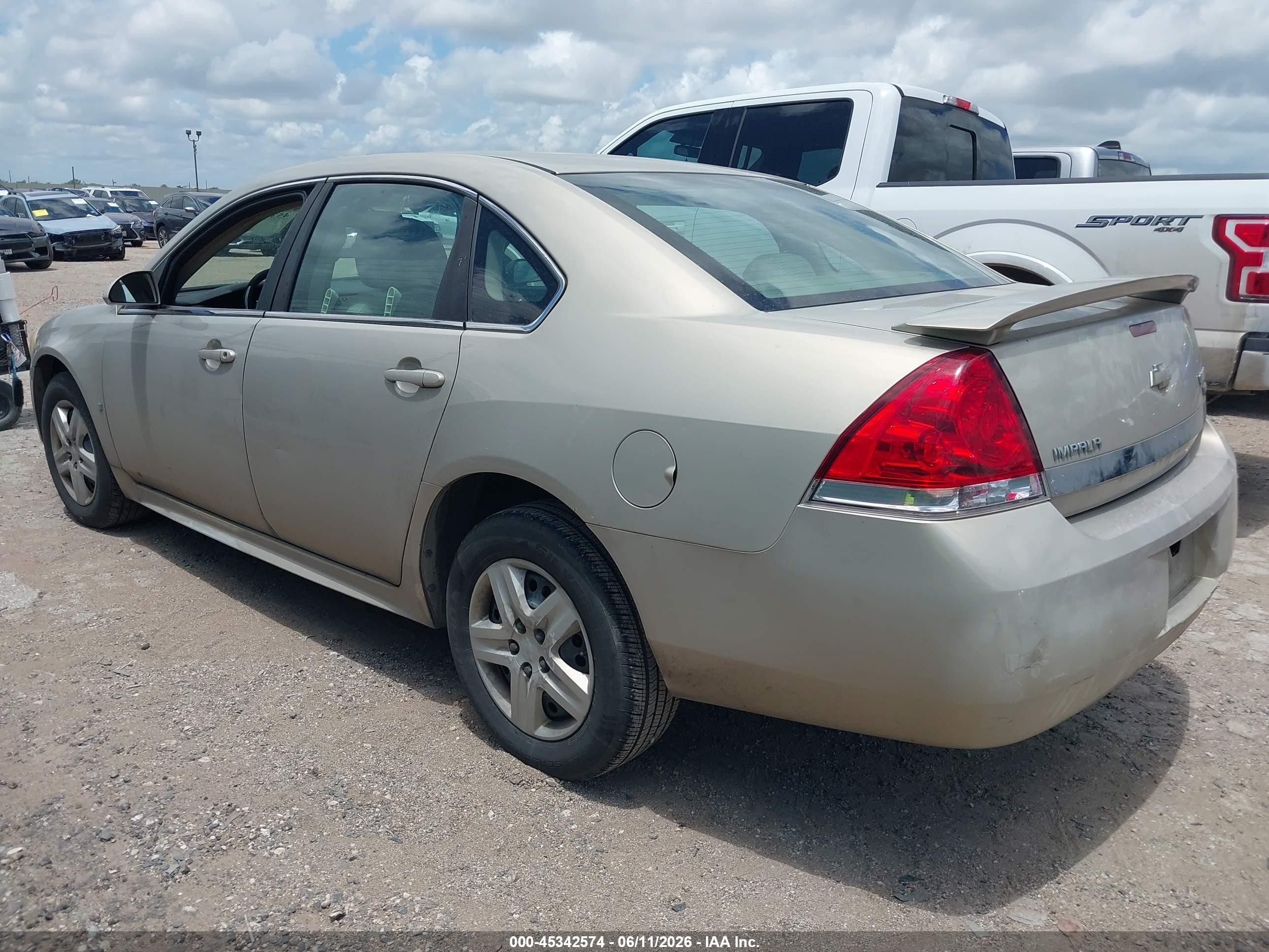 2010 Chevrolet Impala Ls Silver vin: 2G1WA5EK1A1115784