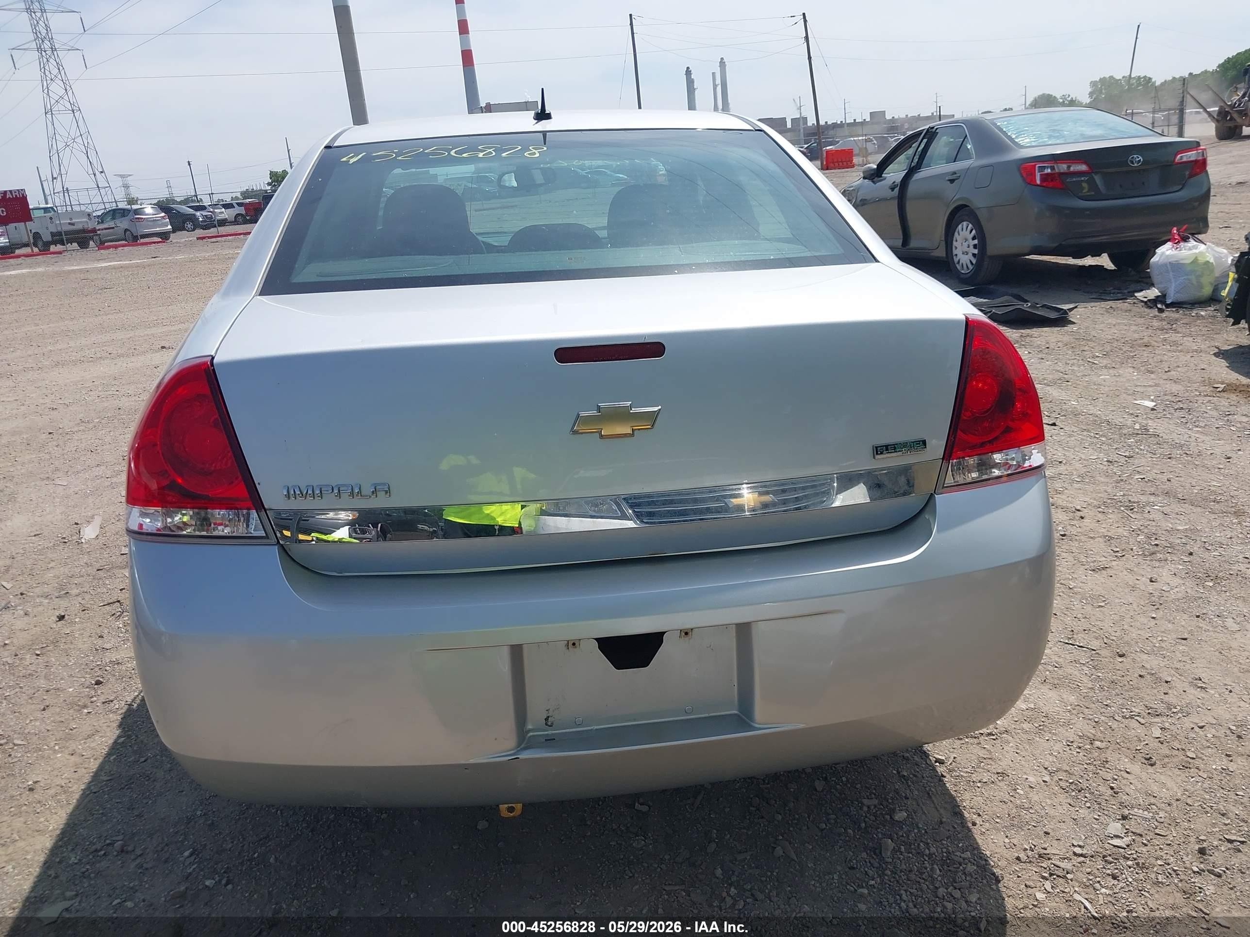2010 Chevrolet Impala Ls Silver vin: 2G1WA5EK1A1207915