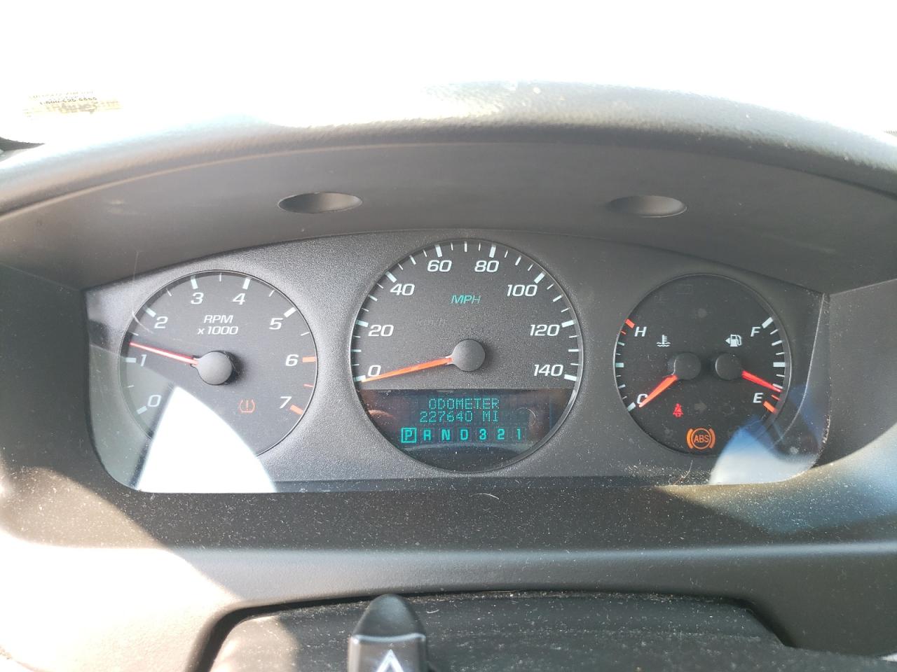 2010 Chevrolet Impala Ls Белый vin: 2G1WA5EK4A1120560