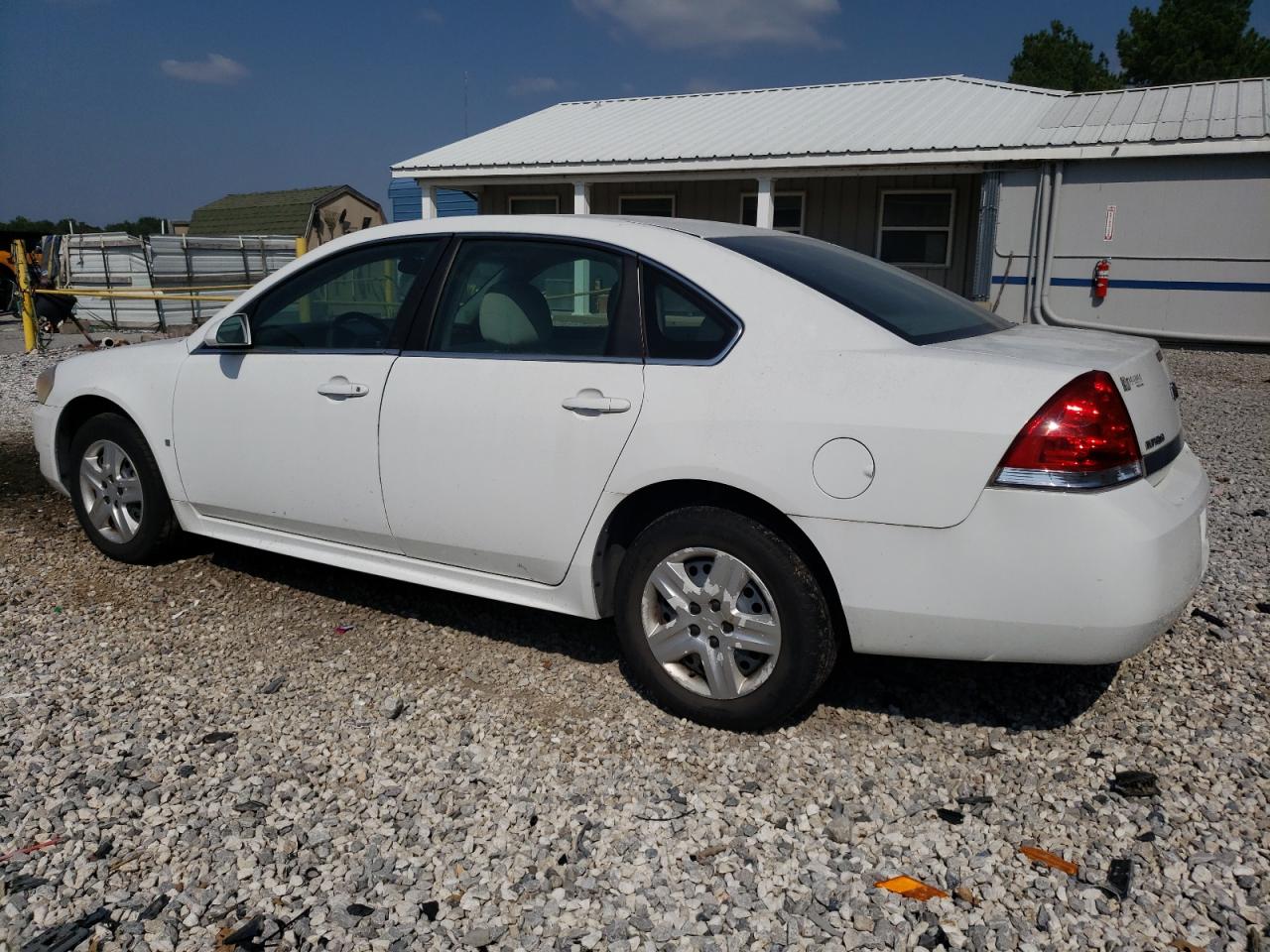 2010 Chevrolet Impala Ls Белый vin: 2G1WA5EK4A1120560