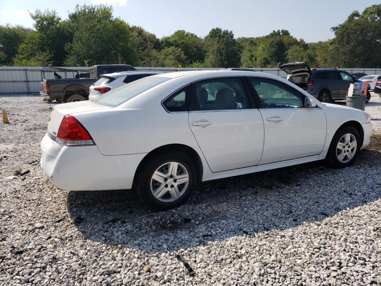 2010 Chevrolet Impala Ls Белый vin: 2G1WA5EK4A1120560