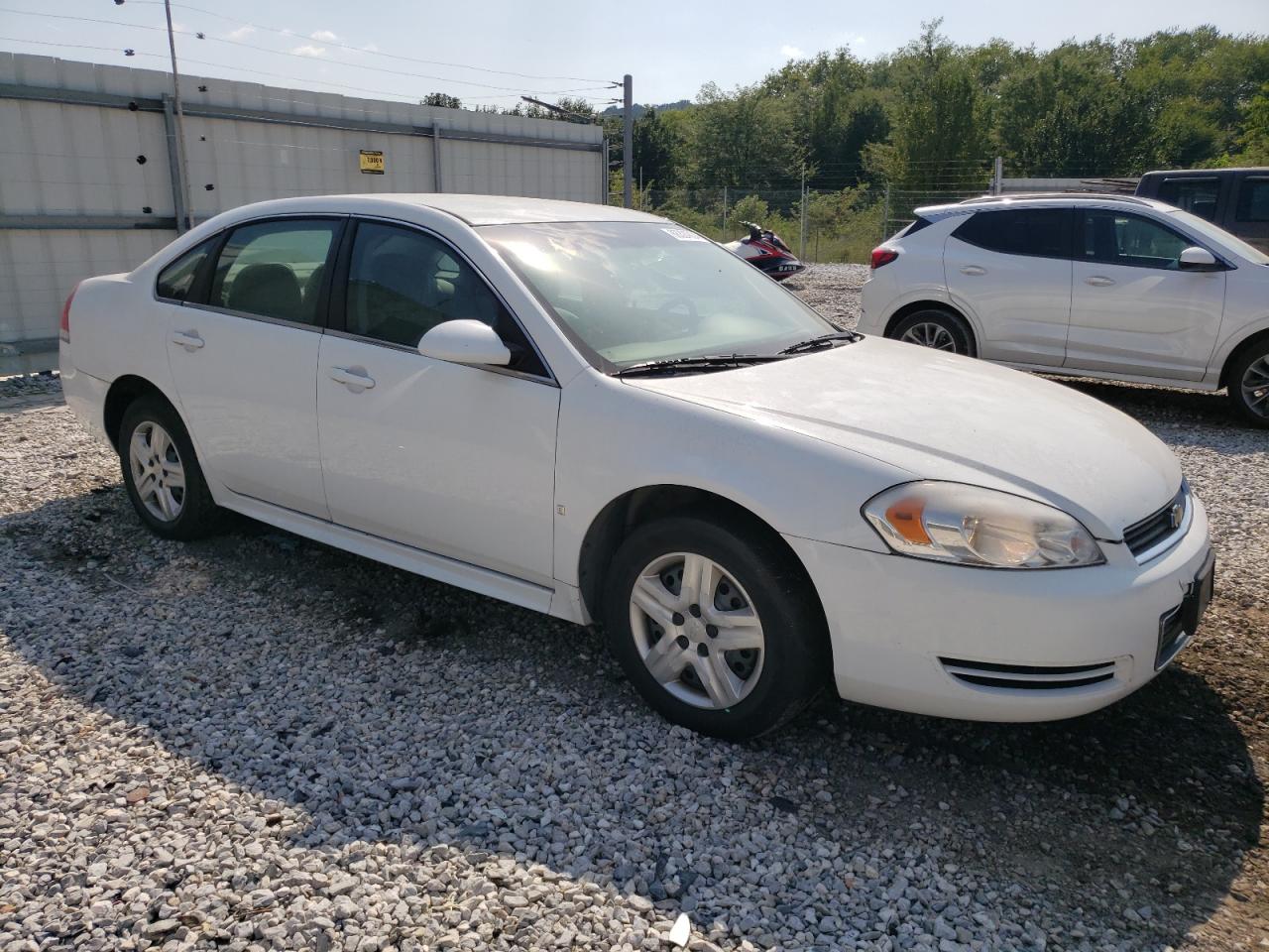 2010 Chevrolet Impala Ls Белый vin: 2G1WA5EK4A1120560