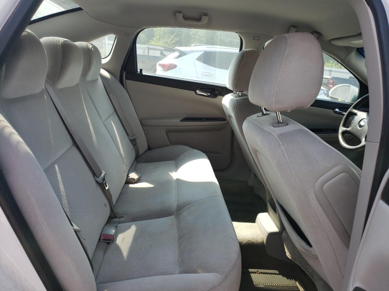 2010 Chevrolet Impala Ls Белый vin: 2G1WA5EK4A1120560