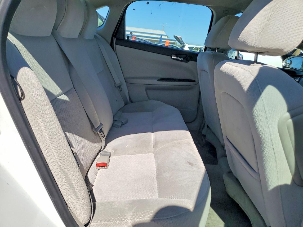 2011 Chevrolet Impala Ls White vin: 2G1WA5EK4B1120284