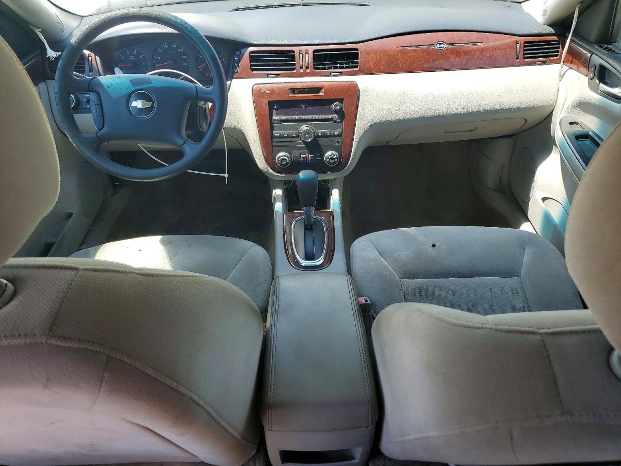 2010 Chevrolet Impala Ls Silver vin: 2G1WA5EK5A1151087