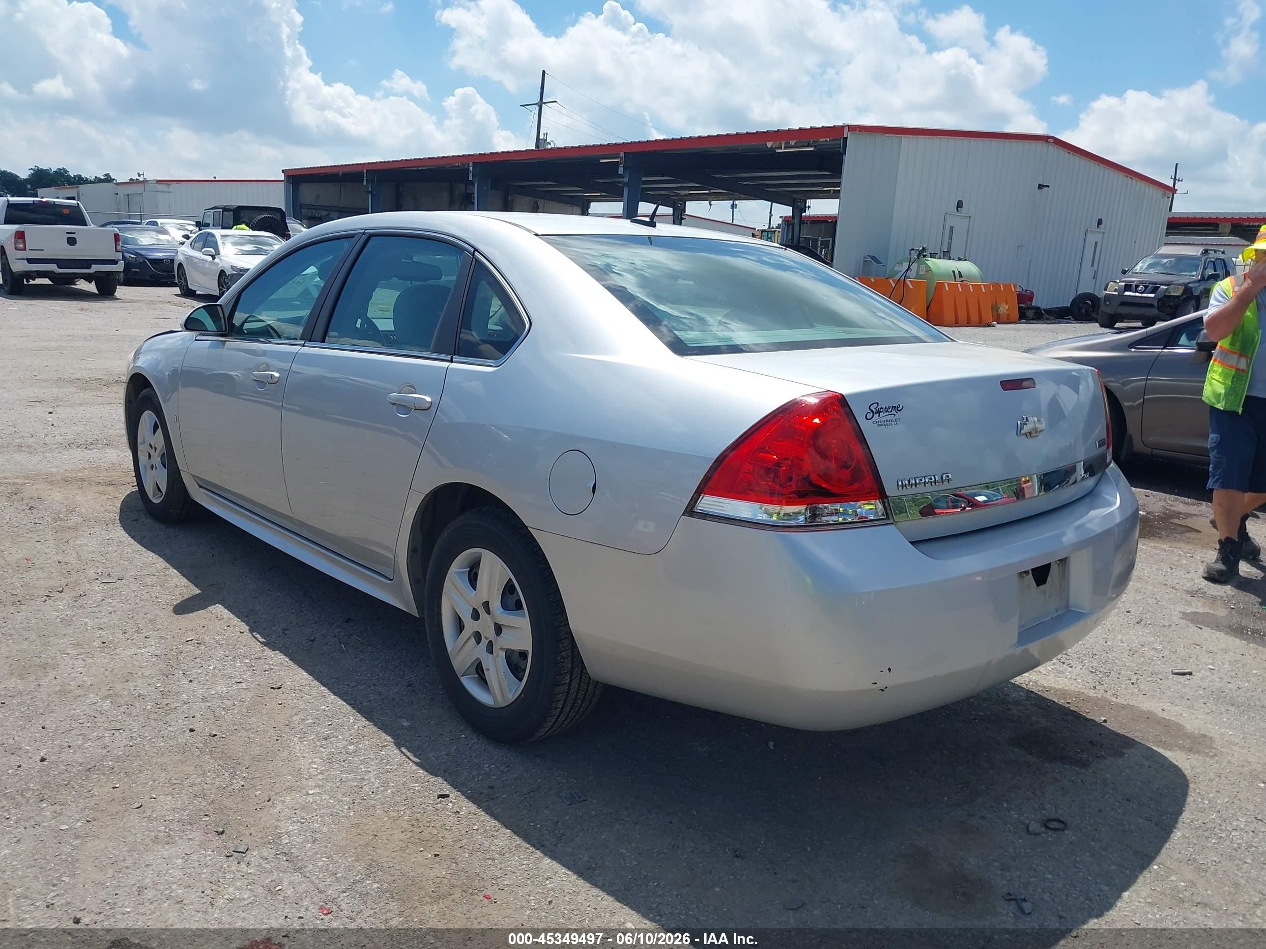 2010 Chevrolet Impala Ls Silver vin: 2G1WA5EK7A1117121