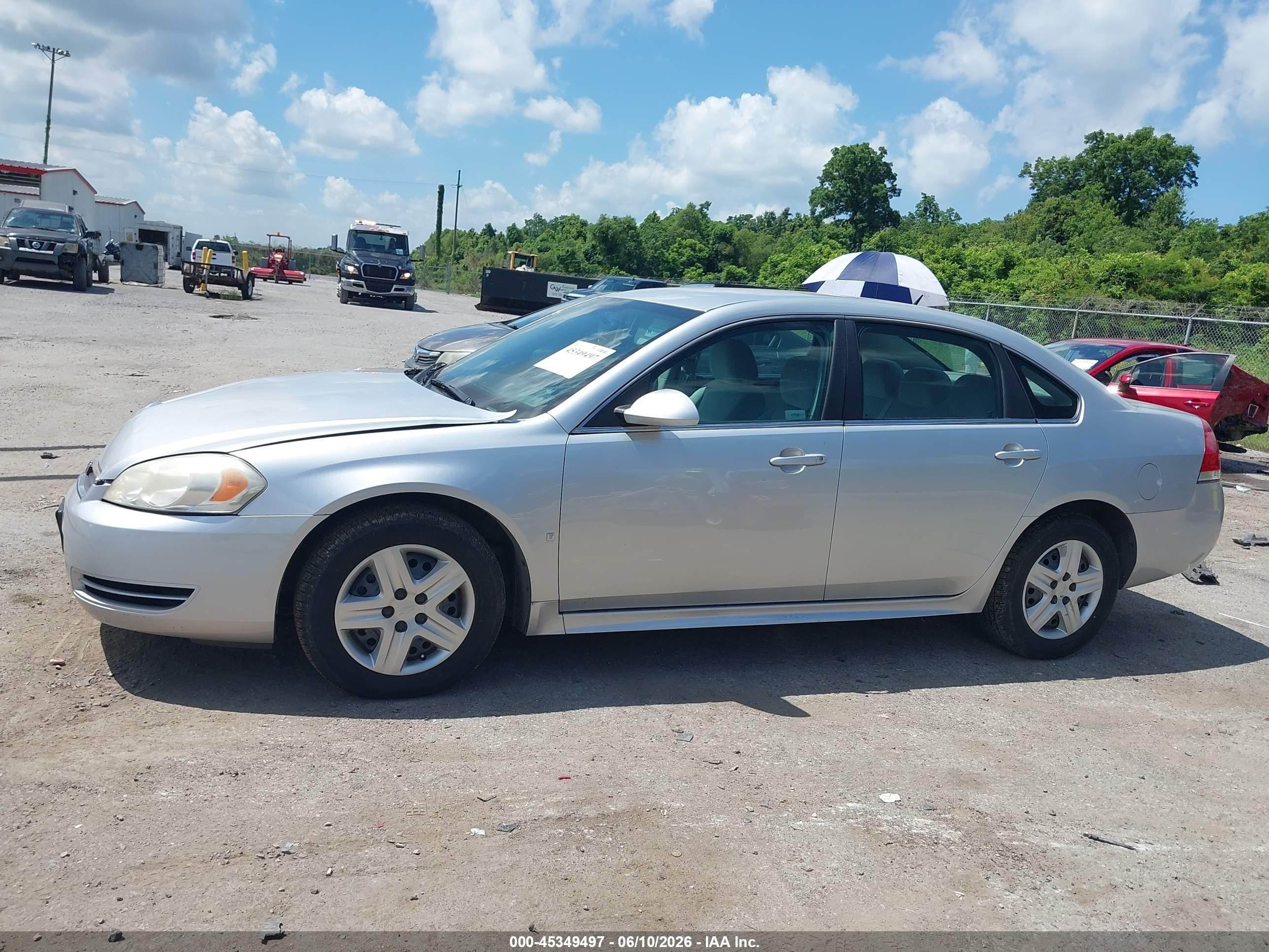 2010 Chevrolet Impala Ls Silver vin: 2G1WA5EK7A1117121