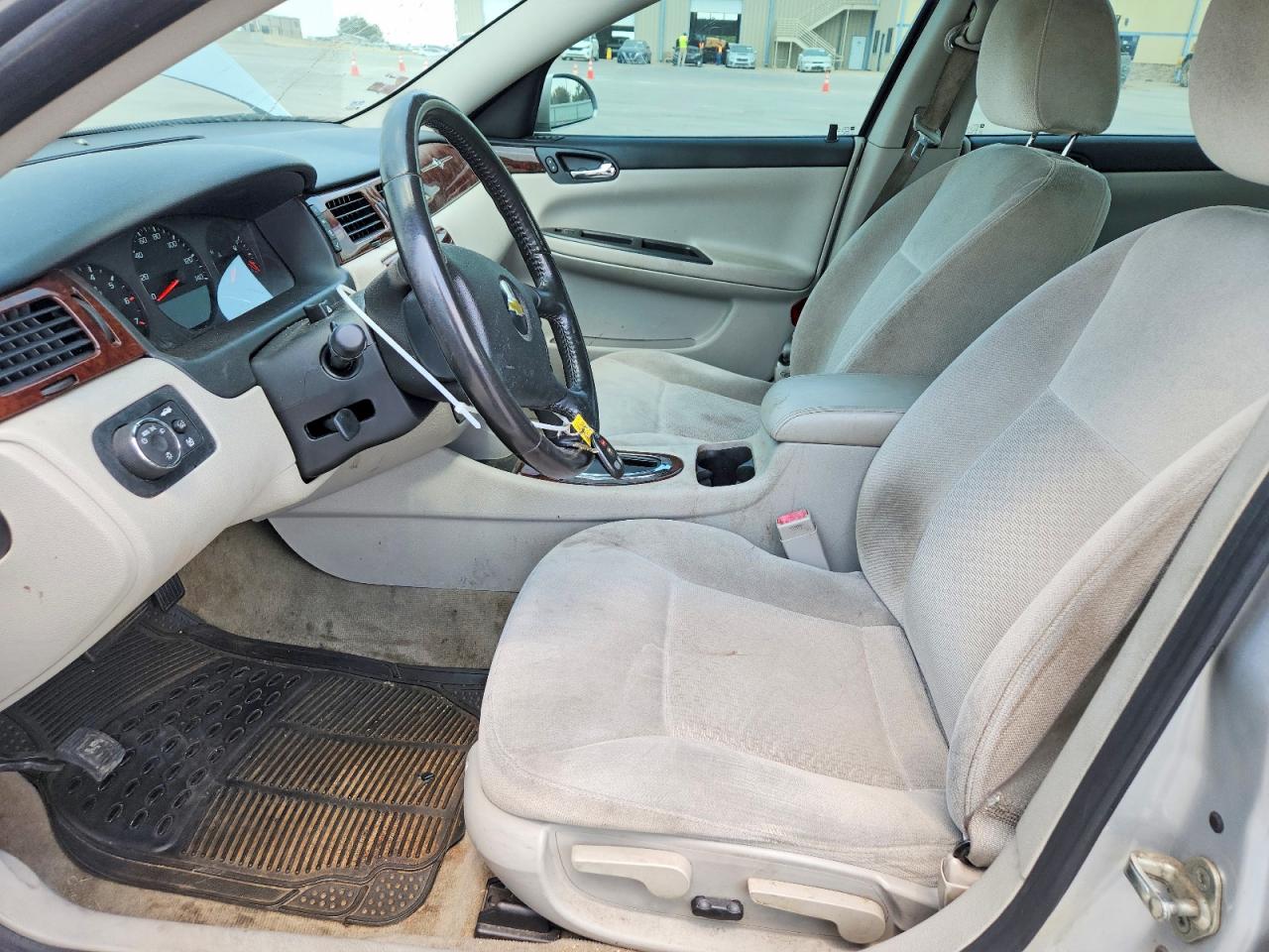 2011 Chevrolet Impala Ls Silver vin: 2G1WA5EK7B1128301