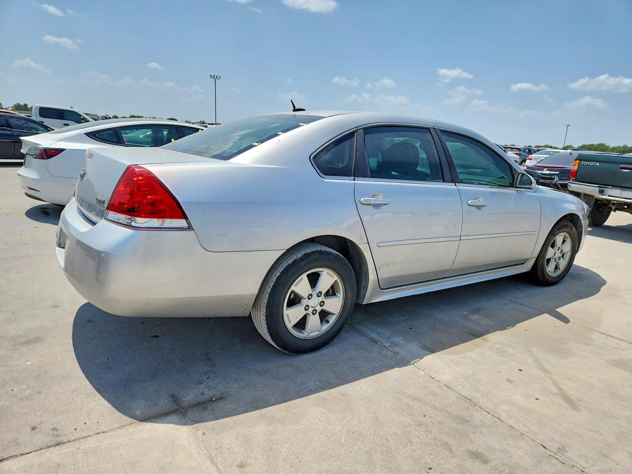 2011 Chevrolet Impala Ls Silver vin: 2G1WA5EK7B1128301