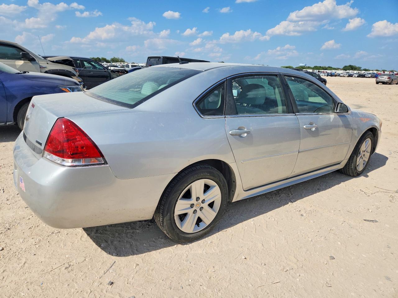2011 Chevrolet Impala Ls Серебряный vin: 2G1WA5EK8B1140635