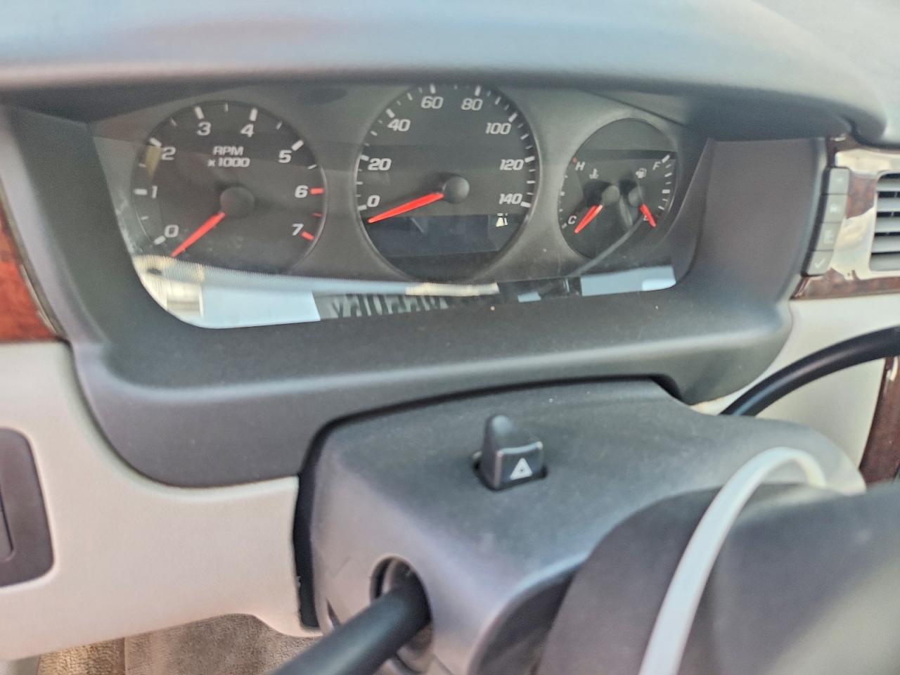 2011 Chevrolet Impala Ls Серебряный vin: 2G1WA5EK8B1140635
