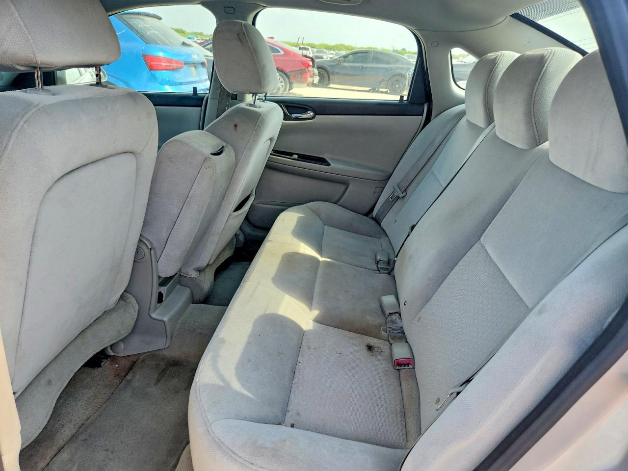 2011 Chevrolet Impala Ls Серебряный vin: 2G1WA5EK8B1140635