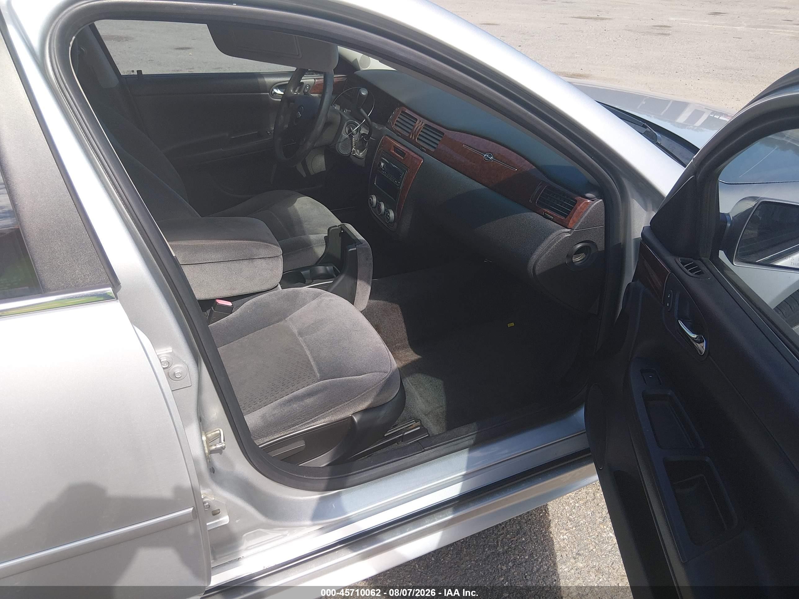 2011 Chevrolet Impala Ls Серебряный vin: 2G1WA5EK9B1150008