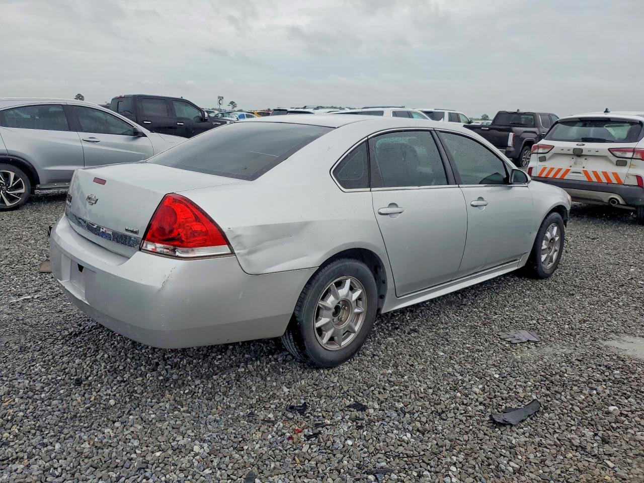 2010 Chevrolet Impala Ls Silver vin: 2G1WA5EKXA1119705