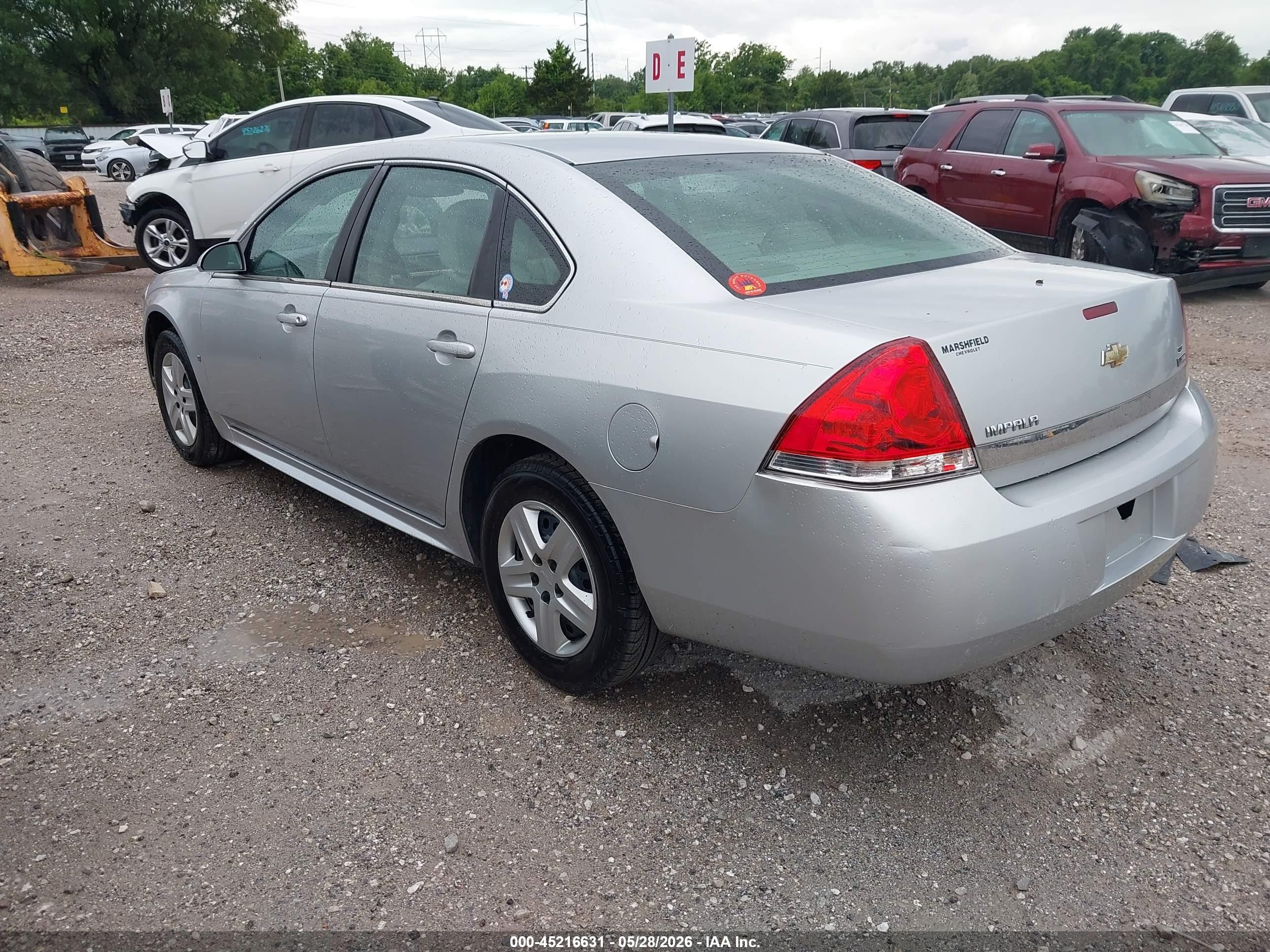 2010 Chevrolet Impala Ls Silver vin: 2G1WA5EKXA1126492