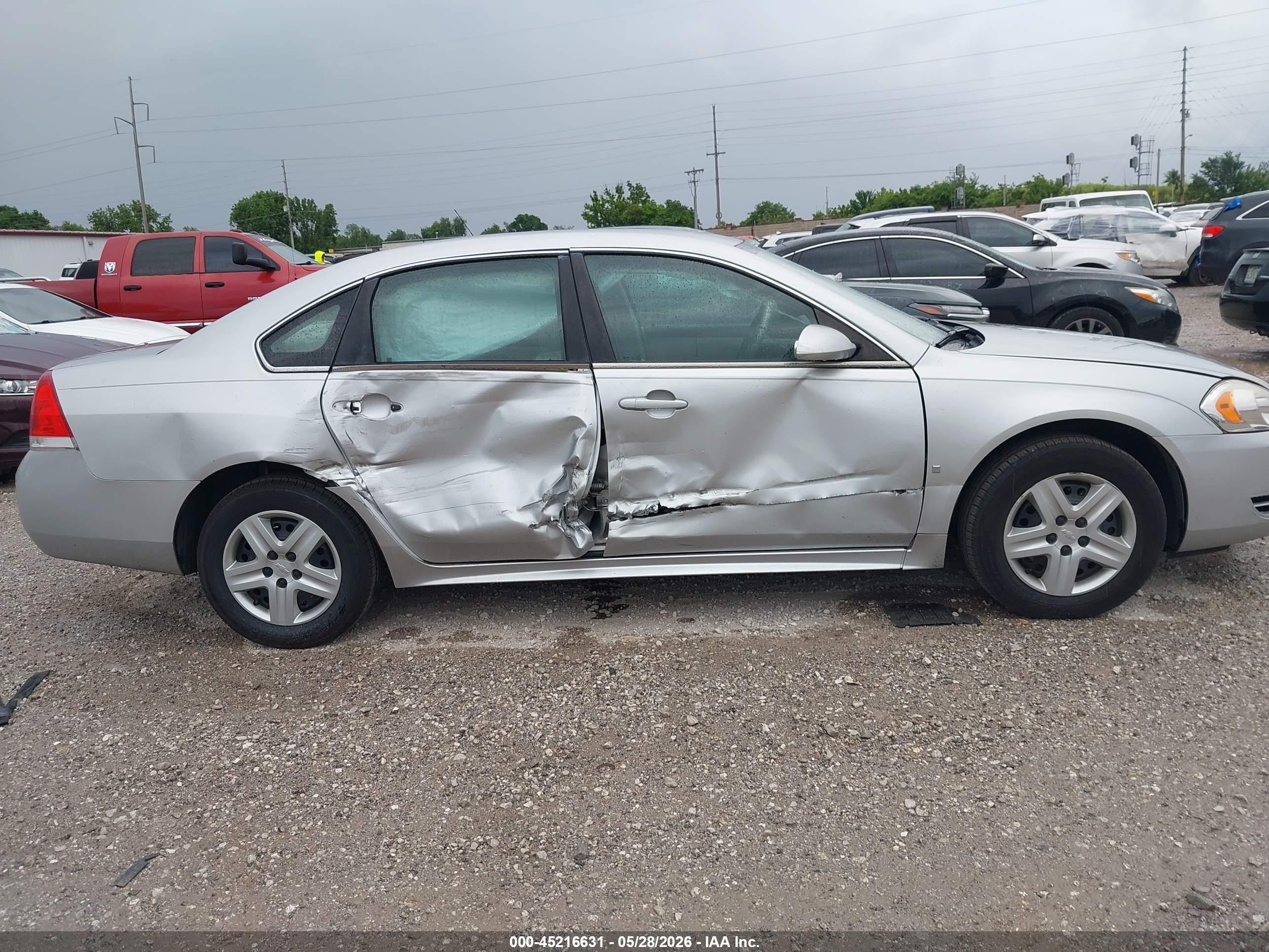 2010 Chevrolet Impala Ls Silver vin: 2G1WA5EKXA1126492