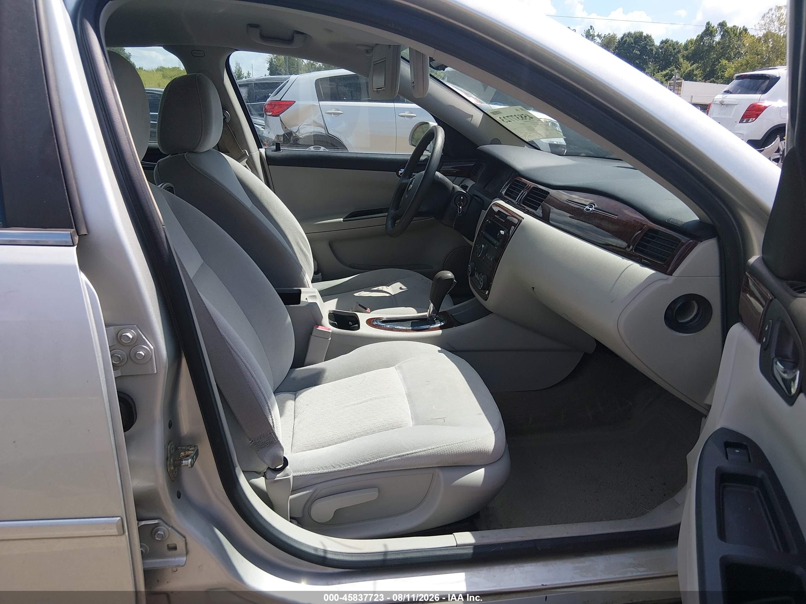 2010 Chevrolet Impala Ls Silver vin: 2G1WA5EN3A1258598